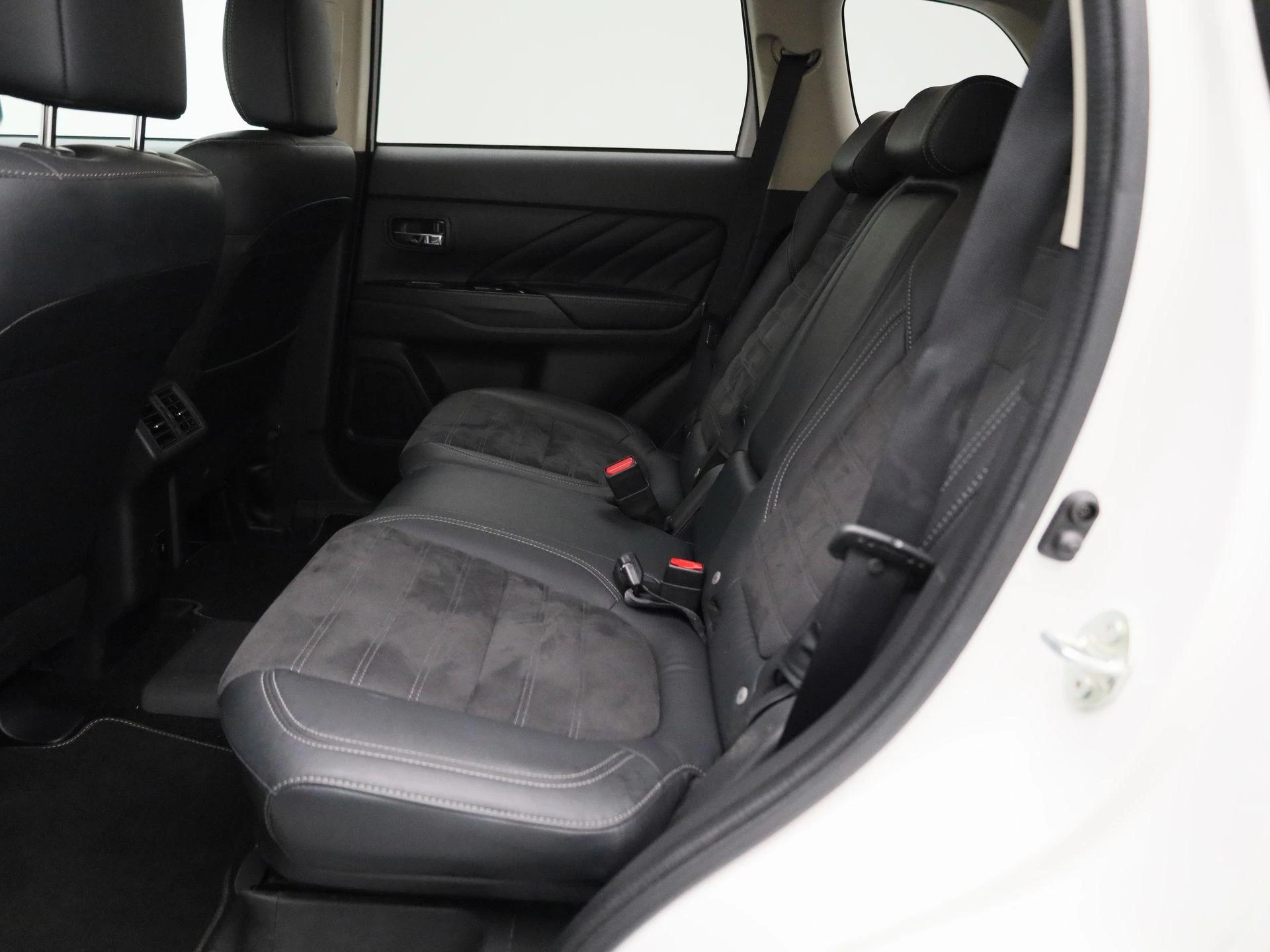 Mitsubishi-Outlander-image-8