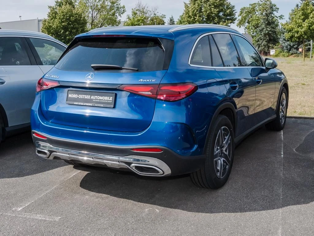 Mercedes-Benz-GLC 300 d-image-5