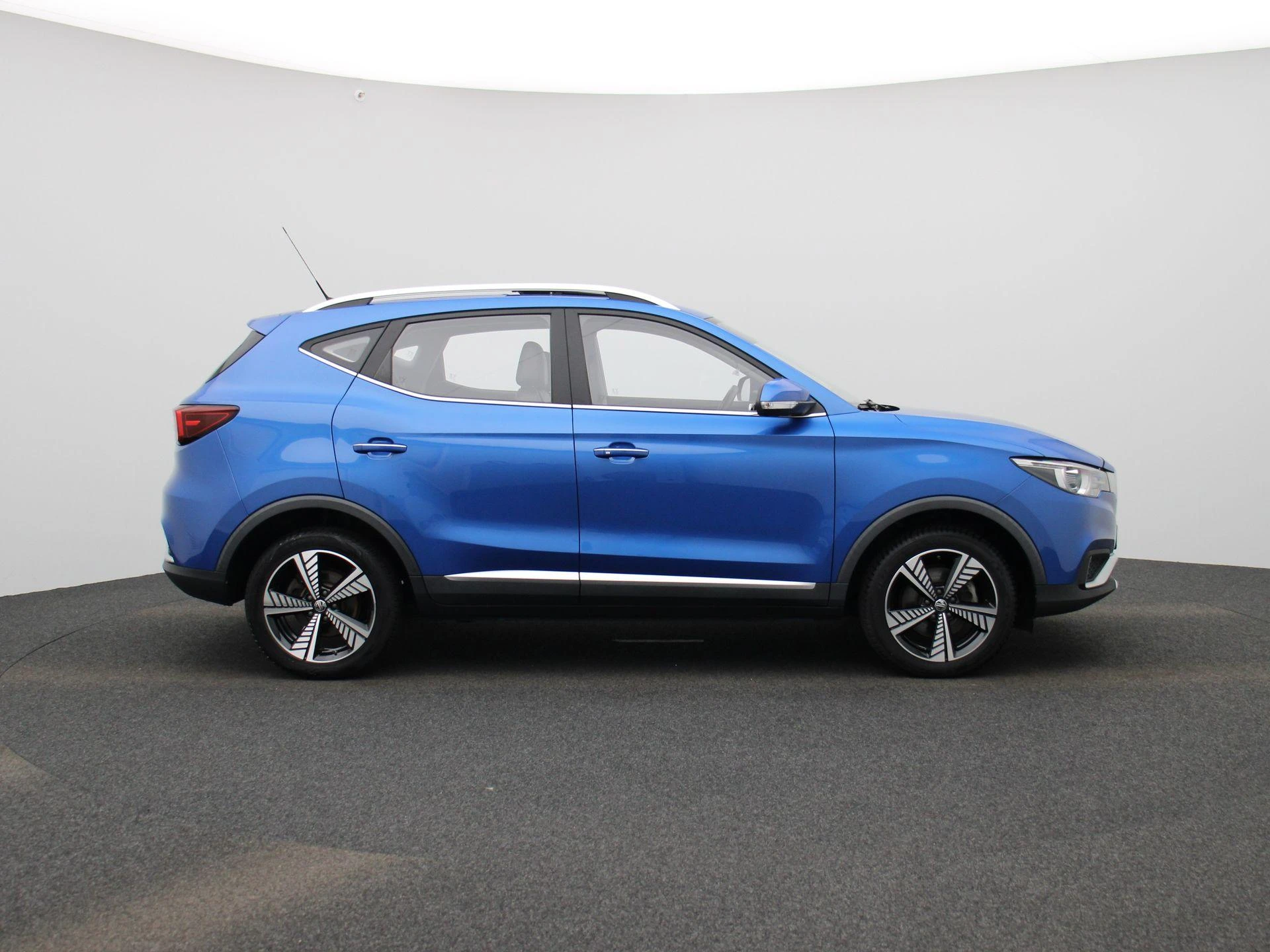 MG-ZS EV-image-5