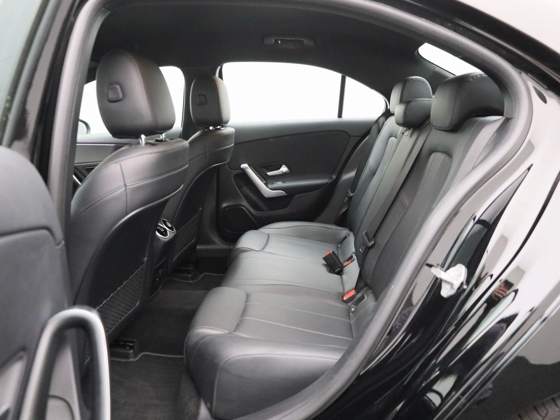 Mercedes-Benz-A-Klasse-image-11