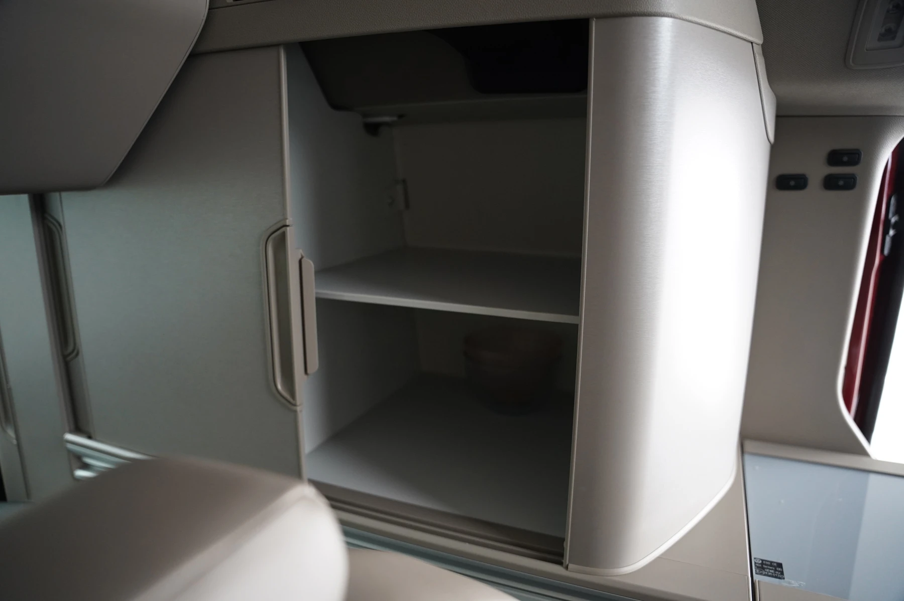 Volkswagen-California-image-35