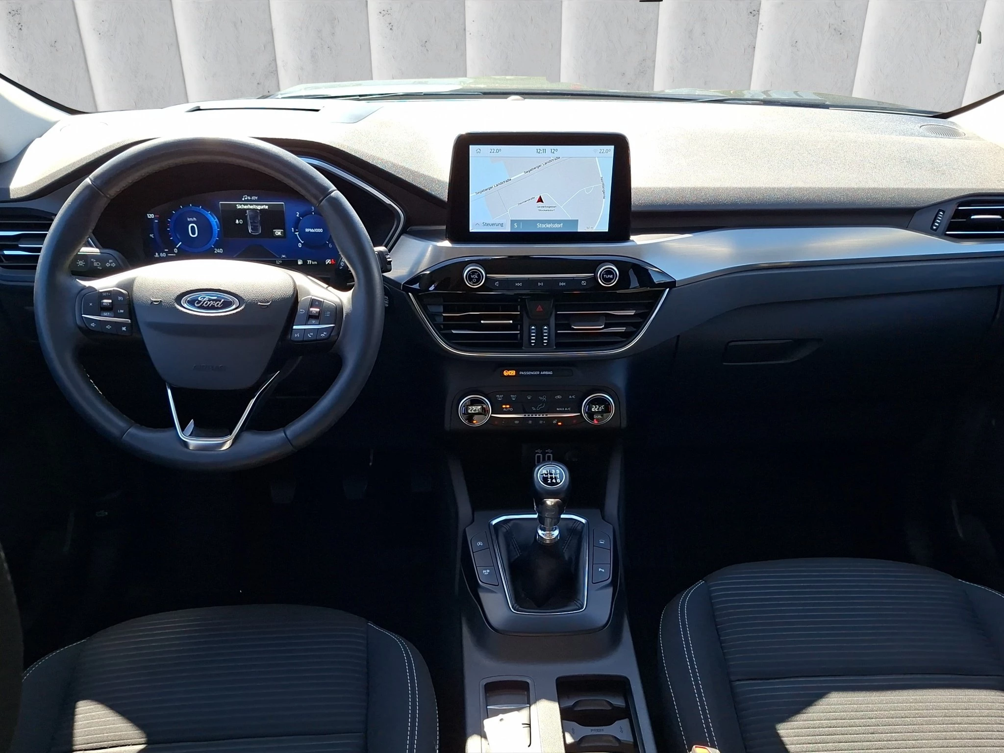 Ford Kuga Titanium 1.5 EB LED | GJR | RFK | SHZ | PDC | LMF | Navi | BT