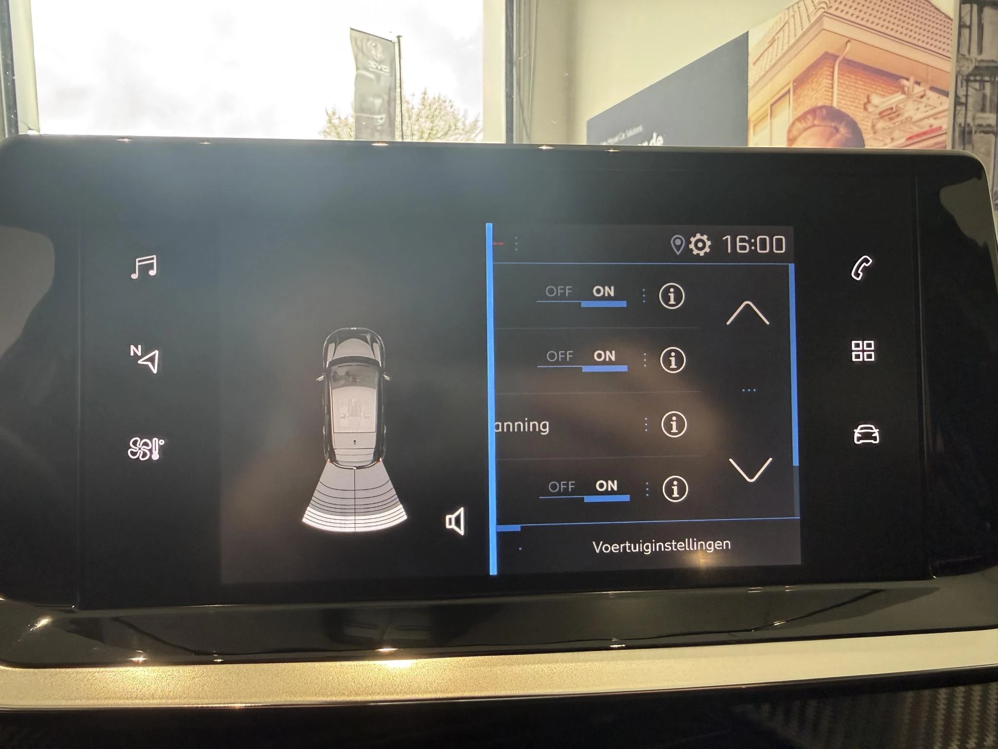 Peugeot-208-image-19