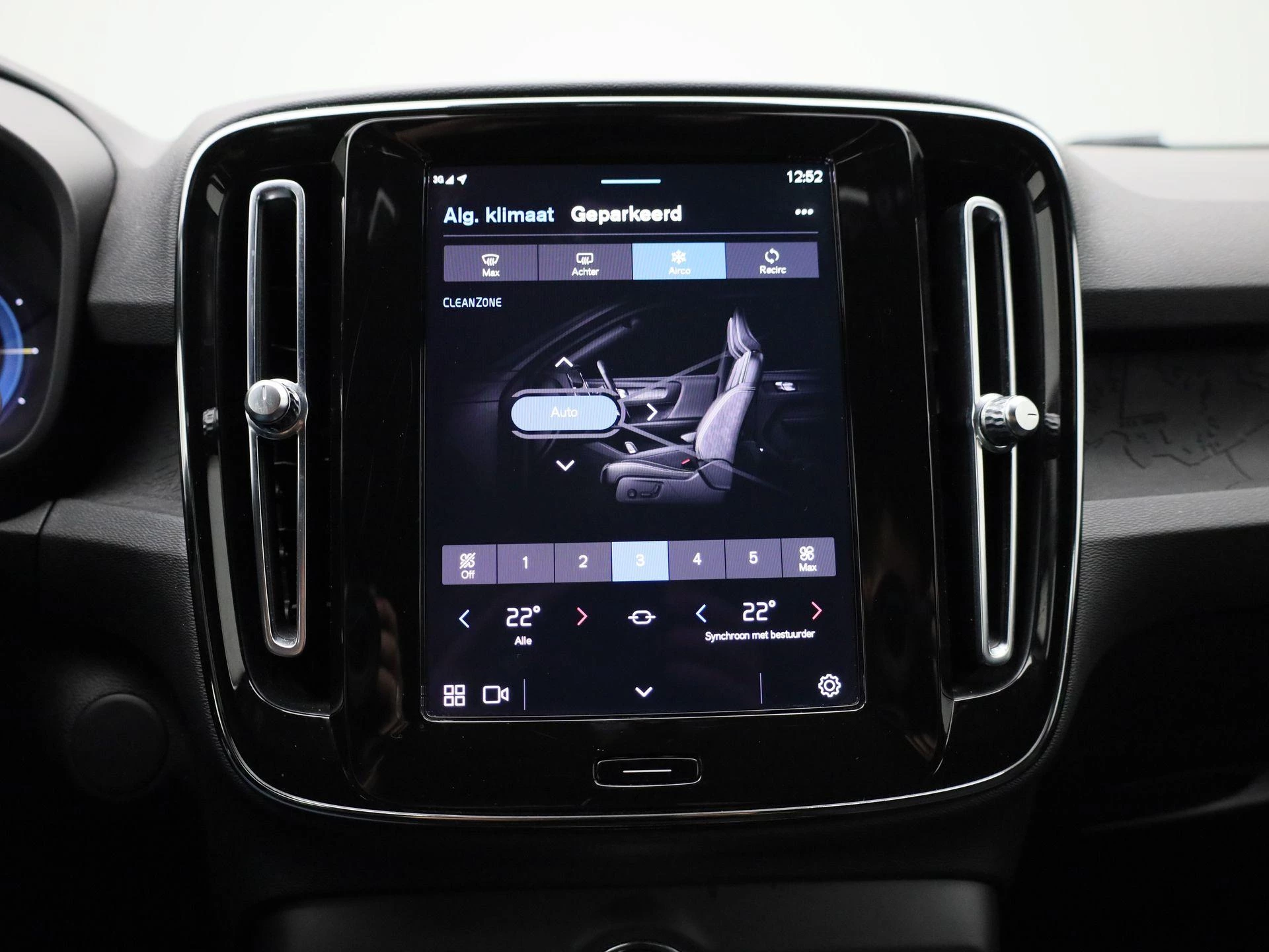 Volvo-XC40-image-20