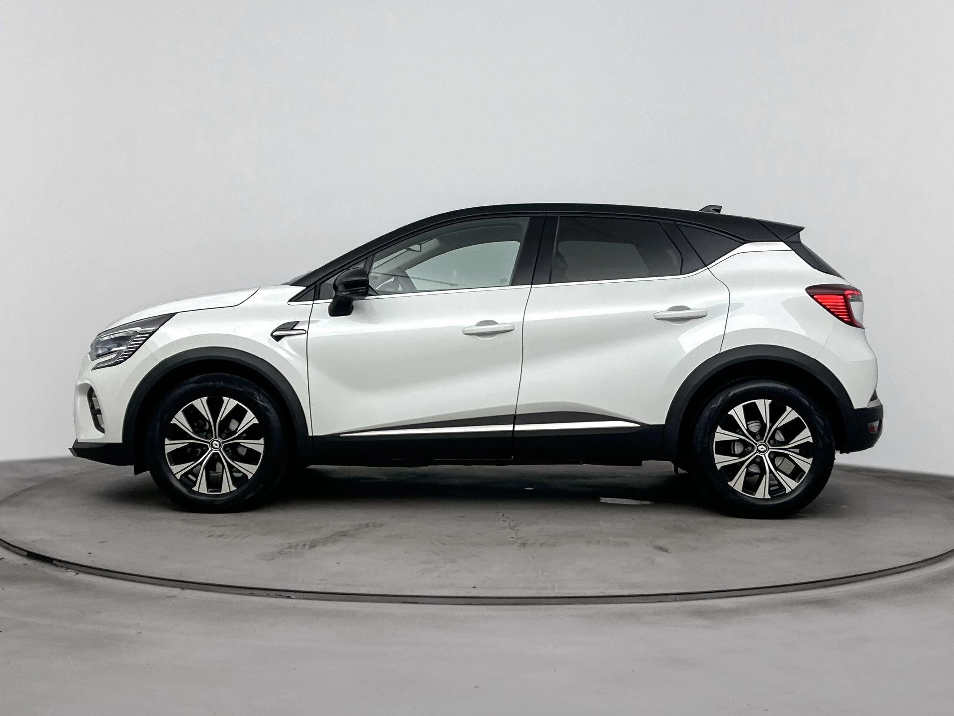 Renault Captur 1.3 mild hybrid 140Pk Techno