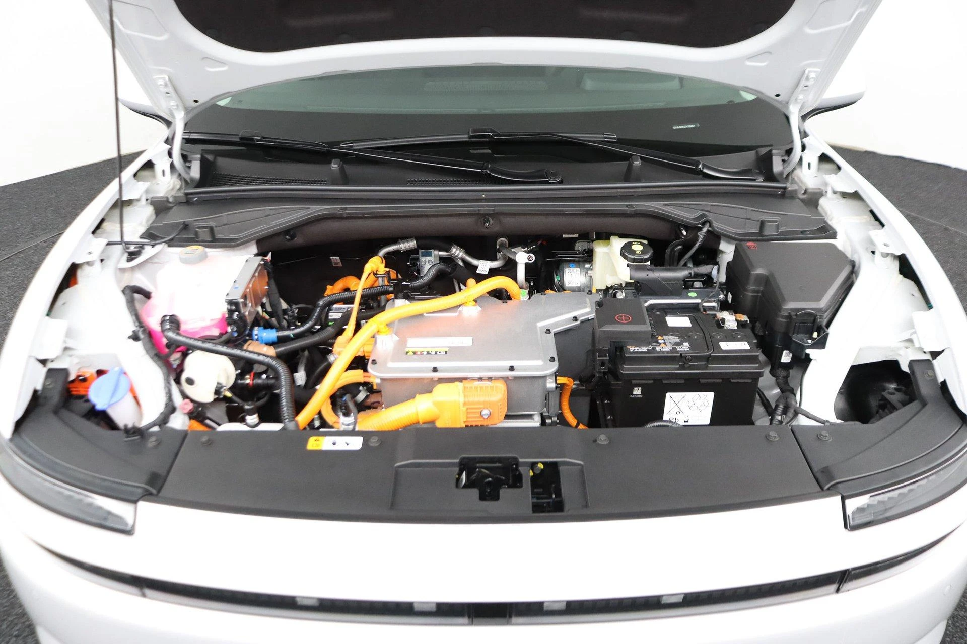 Hyundai-IONIQ 3-image-25
