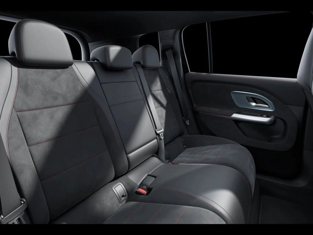 Mercedes-Benz-GLB 250+-image-9