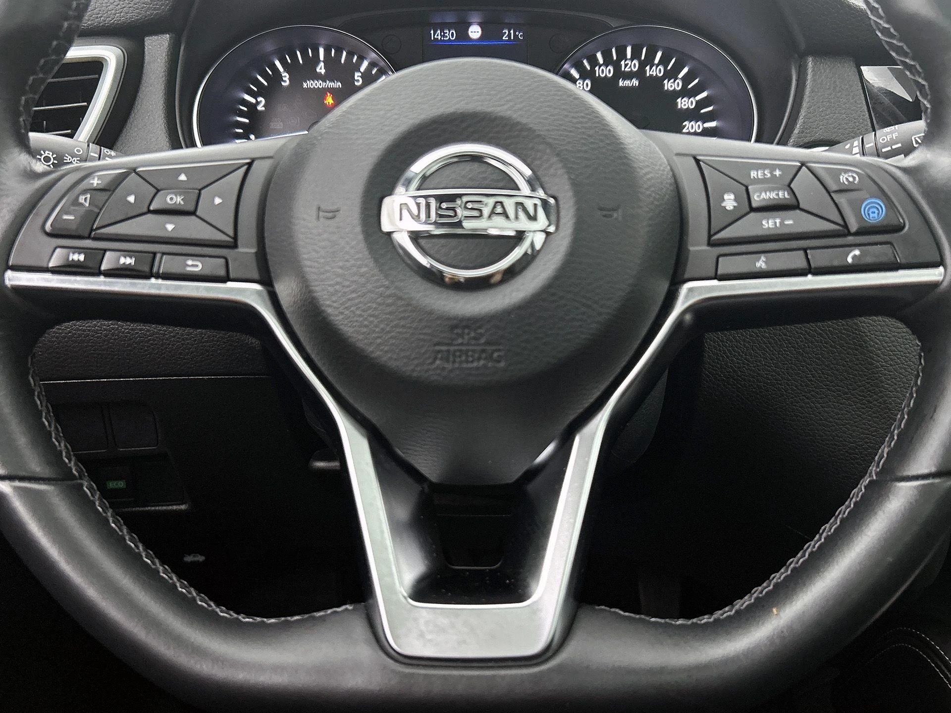 Nissan-QASHQAI-image-35