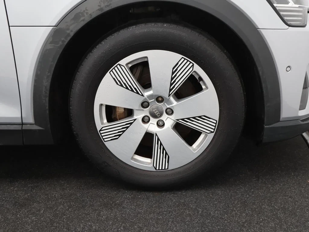 Audi-e-tron-image-9