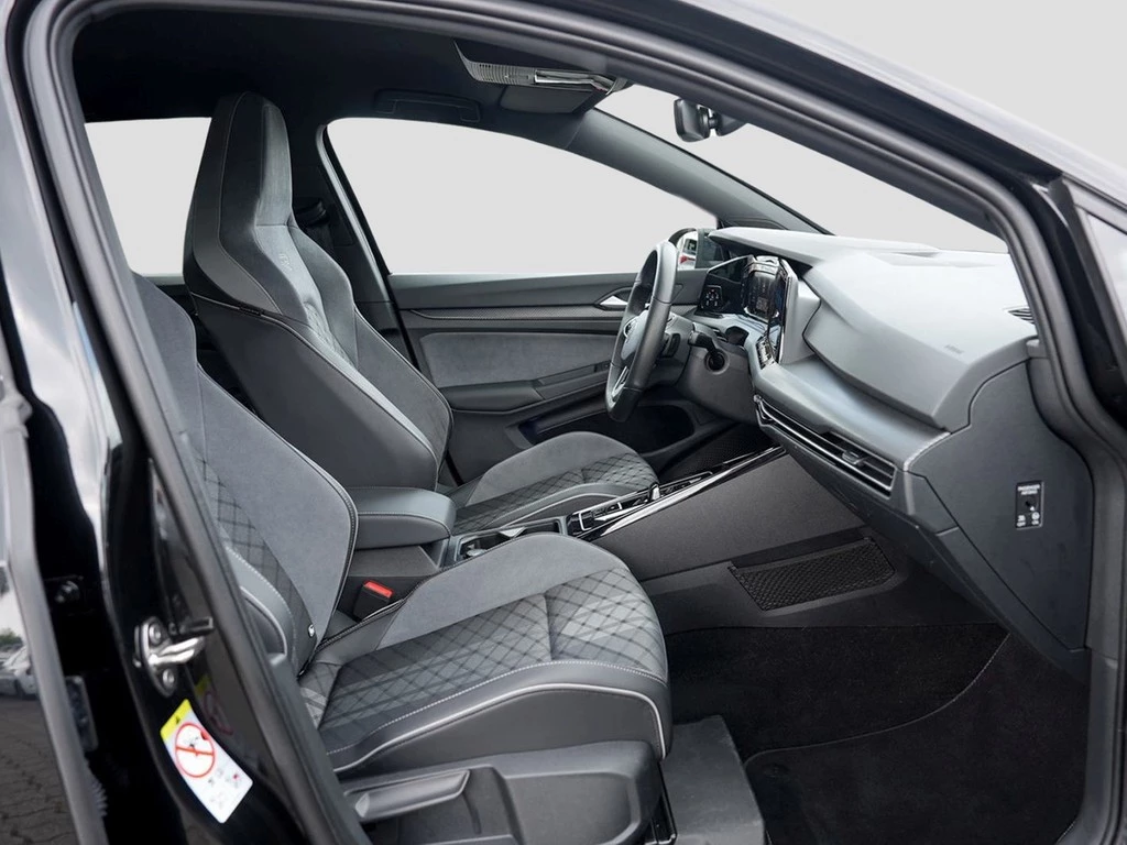 Volkswagen Golf VIII 1.5 eTSI DSG R-Line /LED+/Navi/ACC/RFK