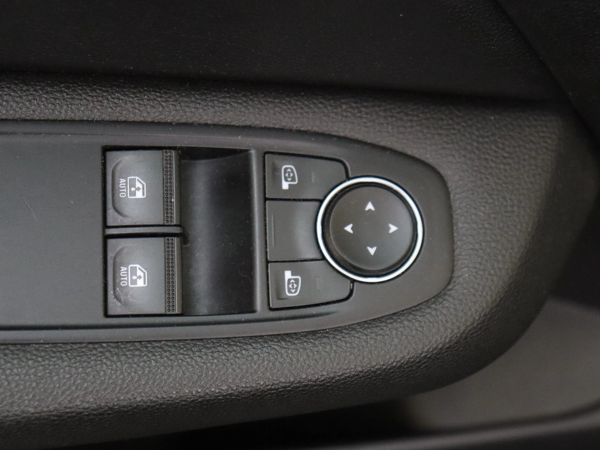 Renault-Clio-image-22