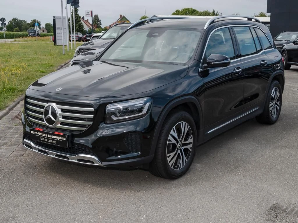 Mercedes-Benz-GLB 200 d-image-7