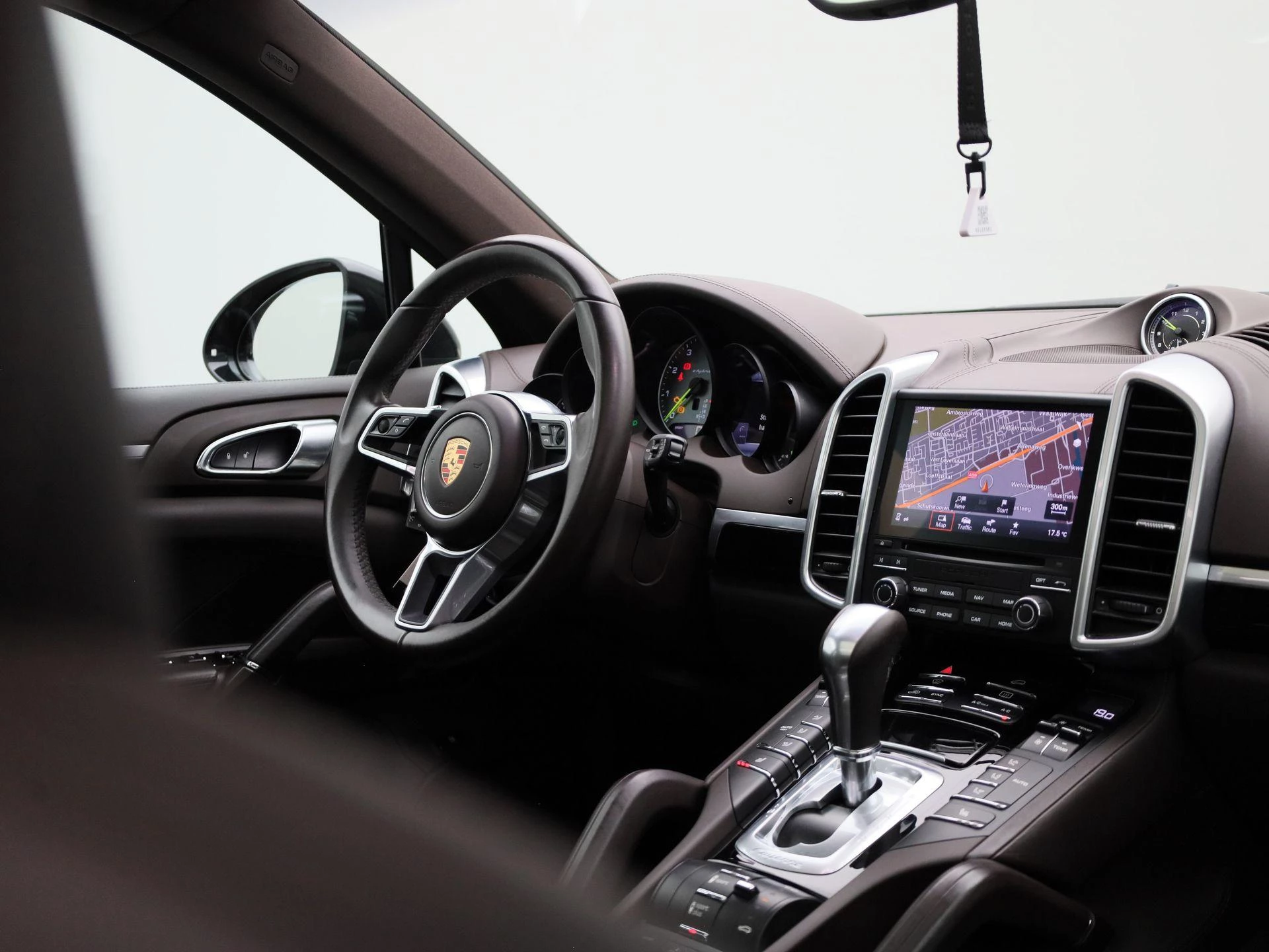 Porsche-Cayenne-image-53