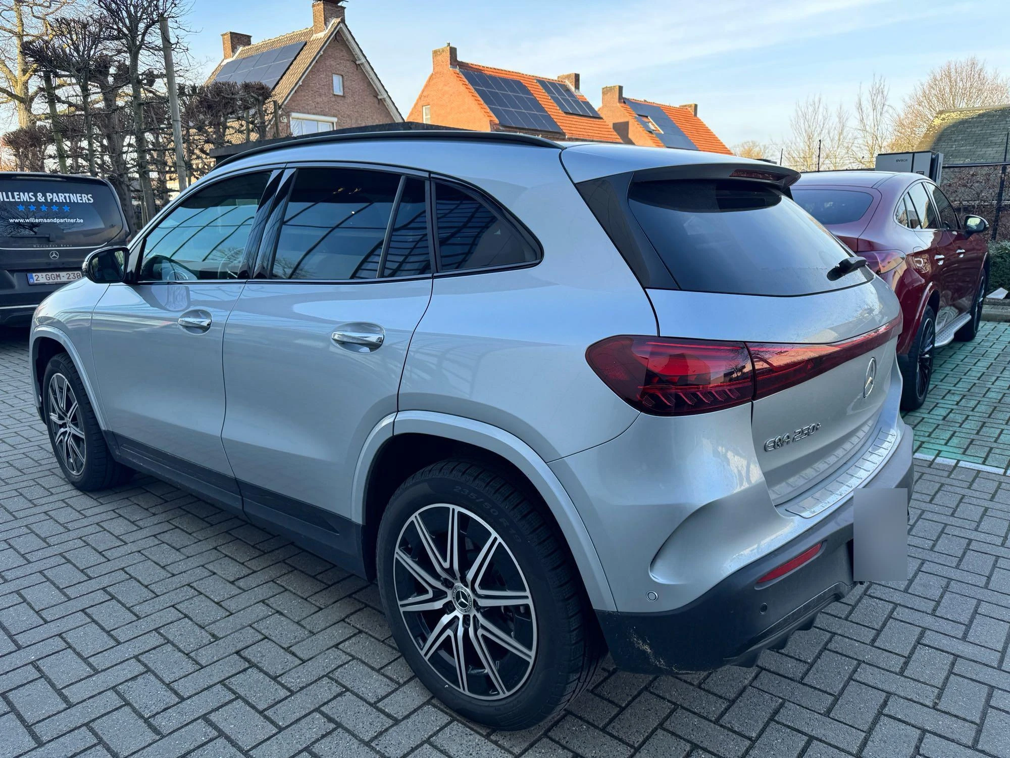 Mercedes-Benz-EQA-image-1
