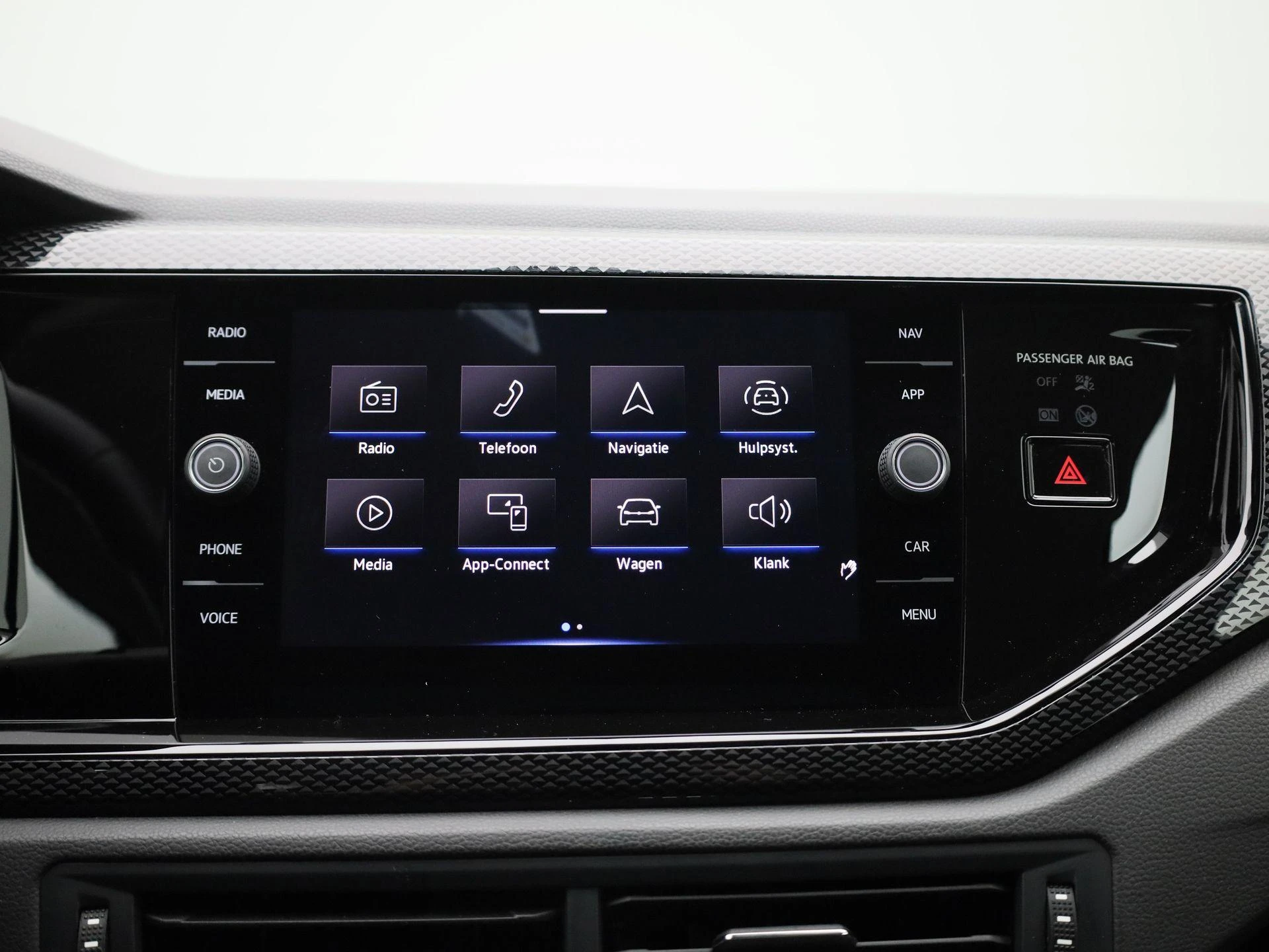 Volkswagen-Polo-image-24