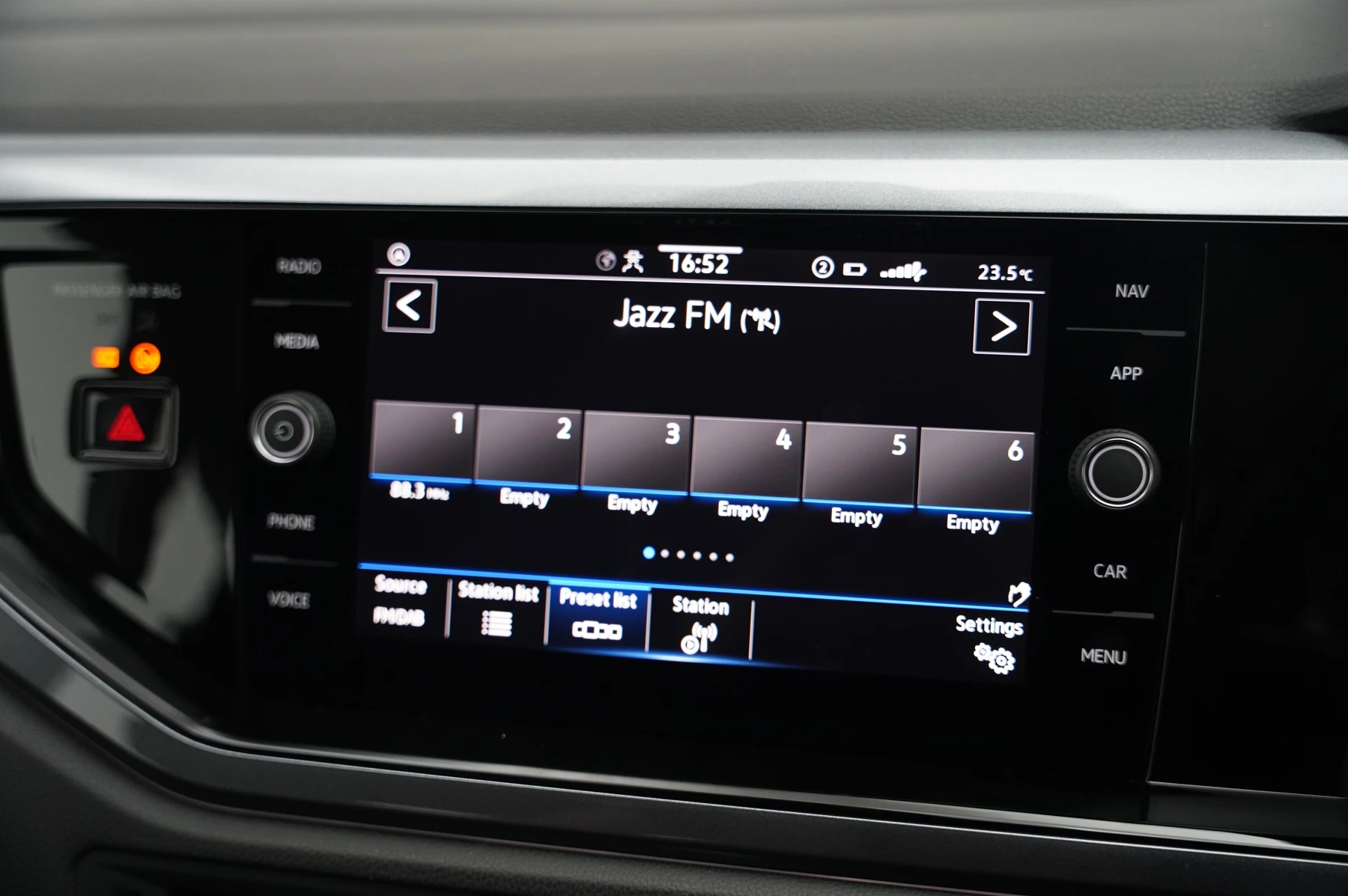 Volkswagen-Polo-image-25