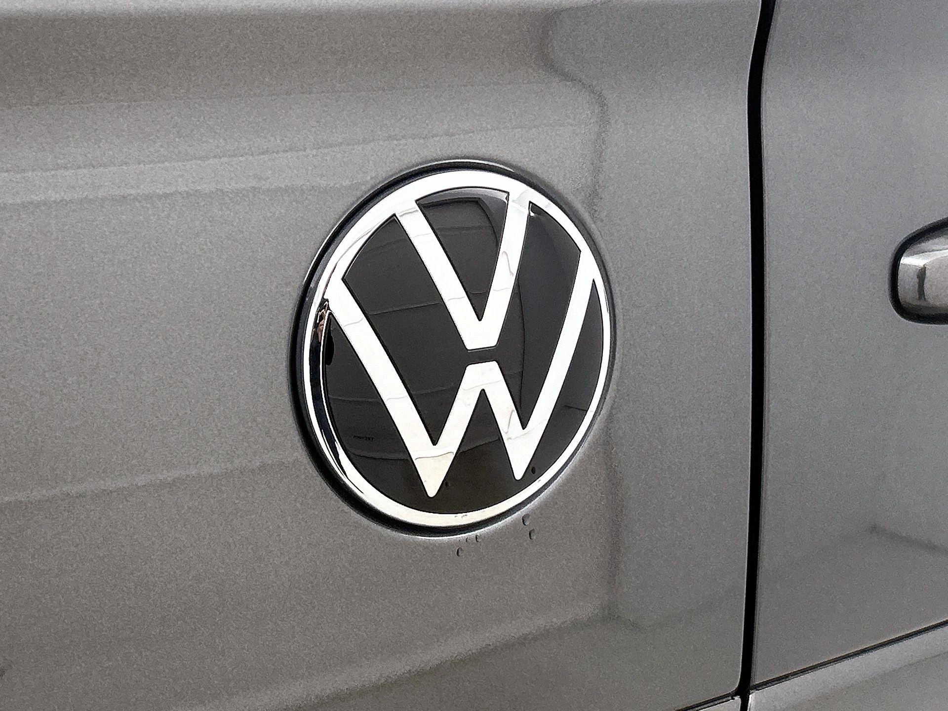 Volkswagen e-Transporter Bulli L2H1 218PK