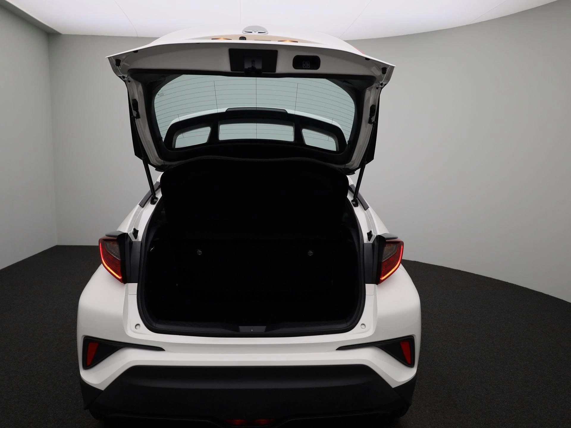 Toyota-C-HR-image-10