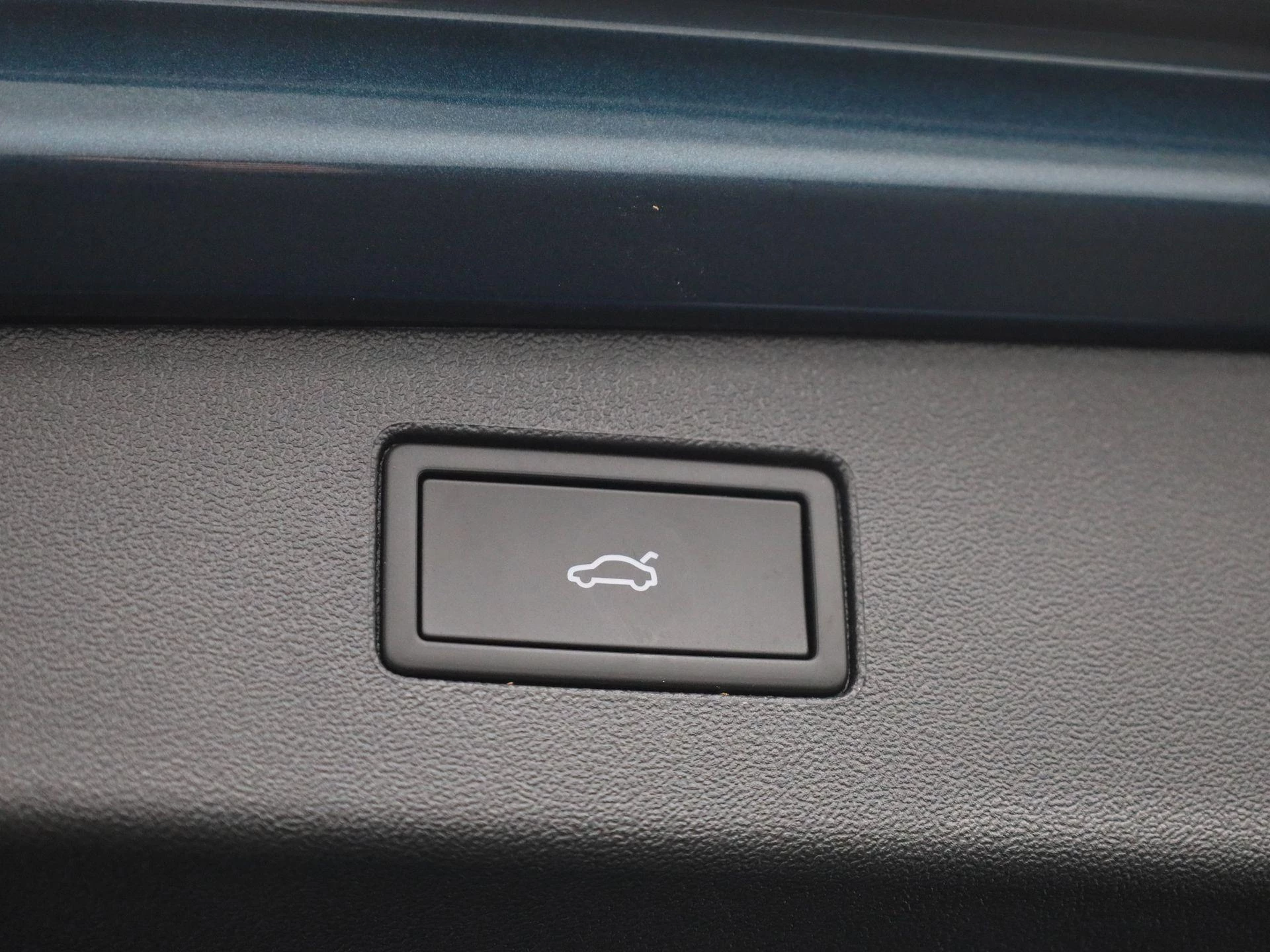 Volkswagen-Tiguan-image-14
