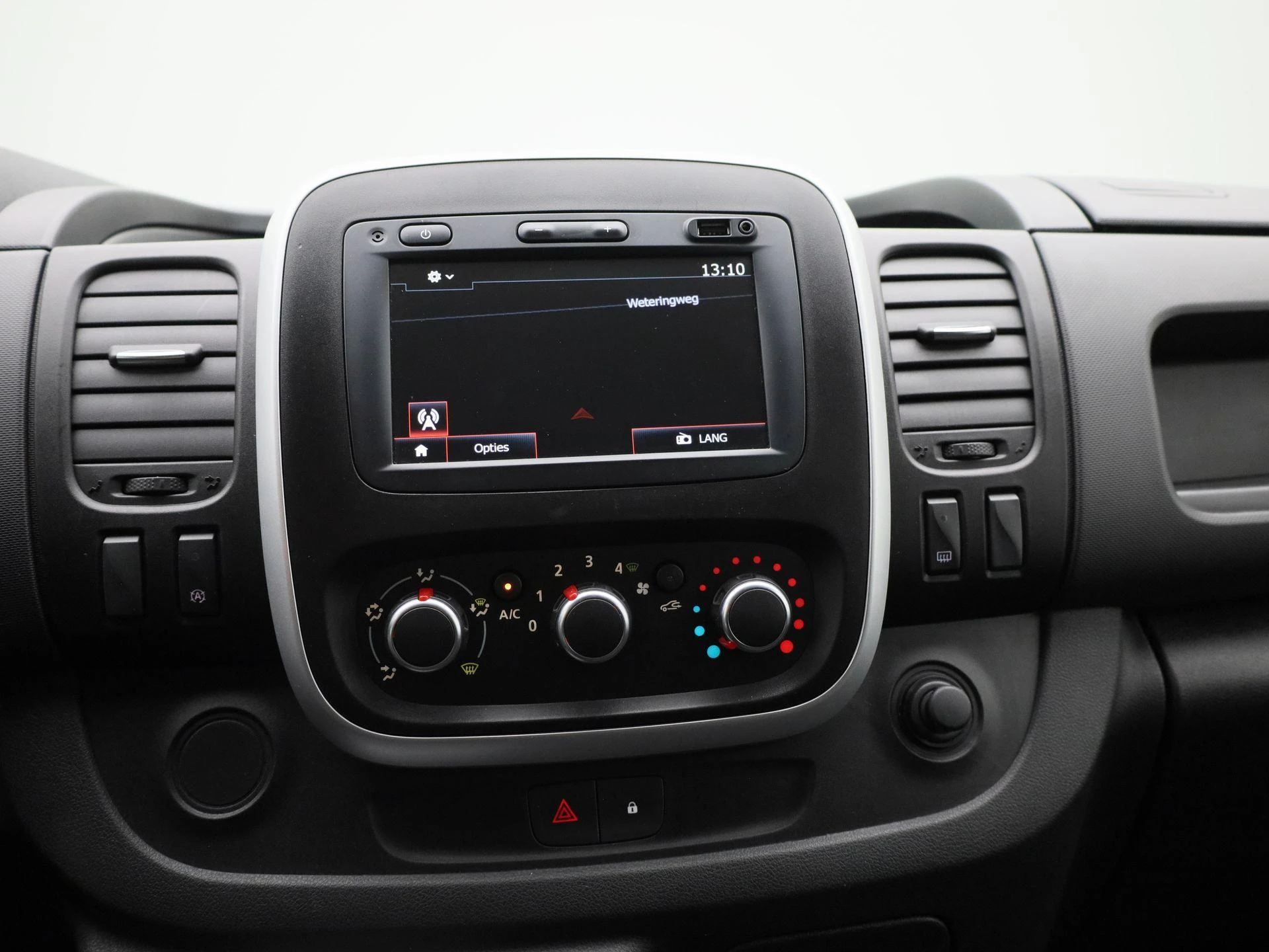 Renault-Trafic-image-8