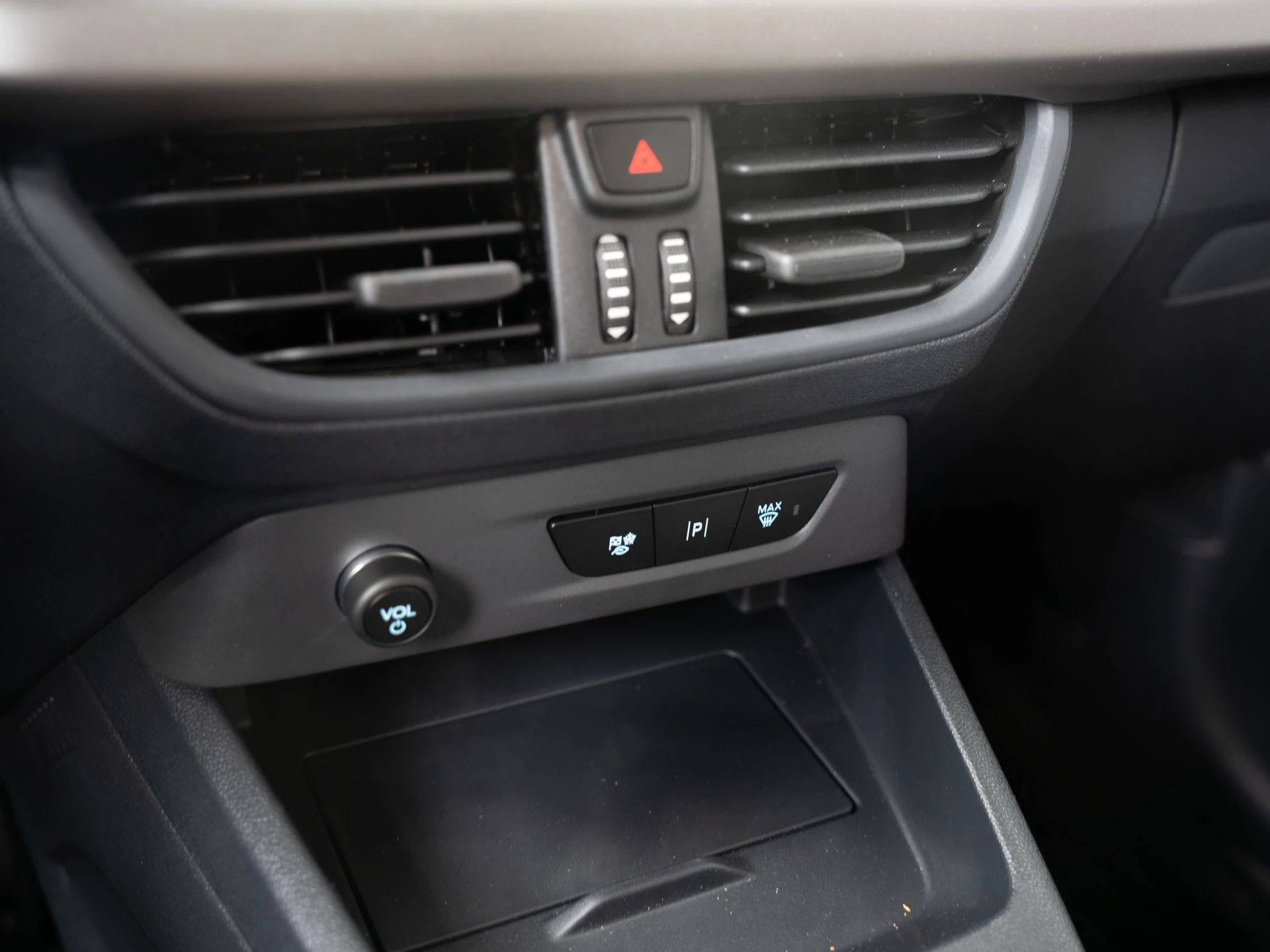 Ford Transit Courier Trend E 4-türig KLIMA*LED*WINT.PKT