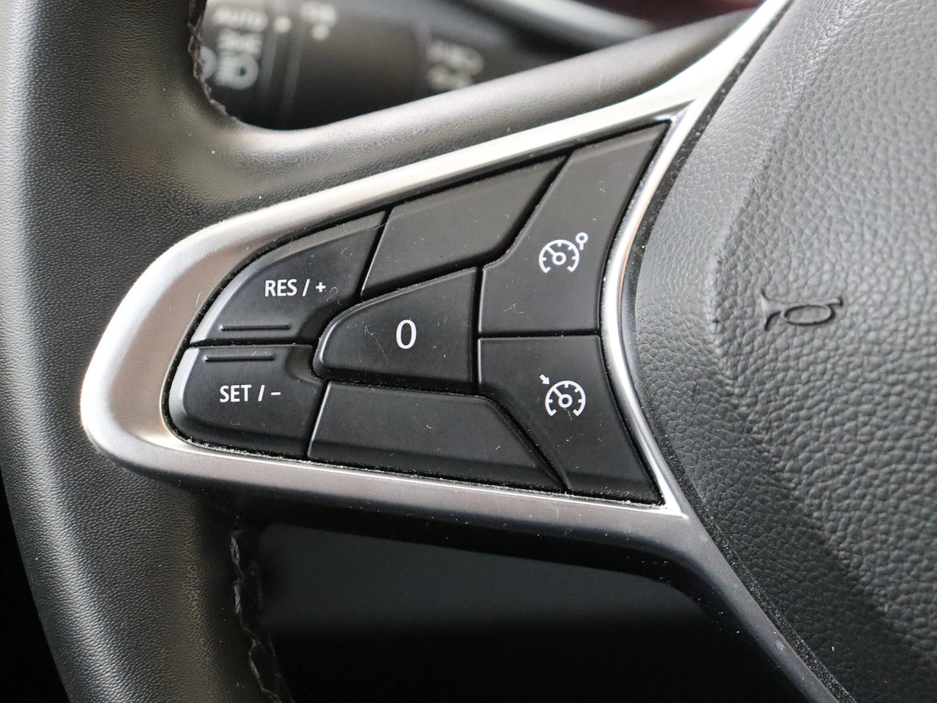 Renault-Clio-image-12