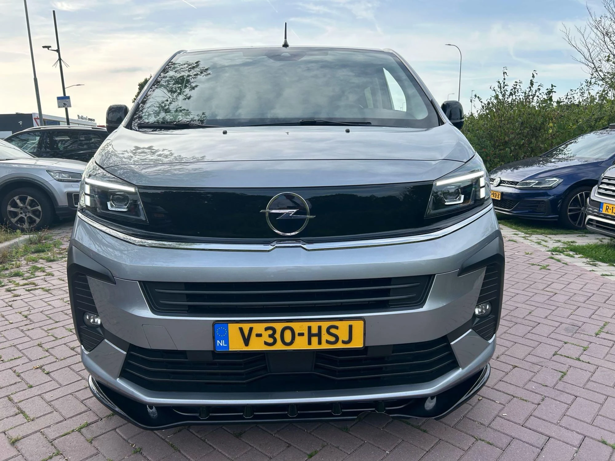 Opel-Vivaro-image-5