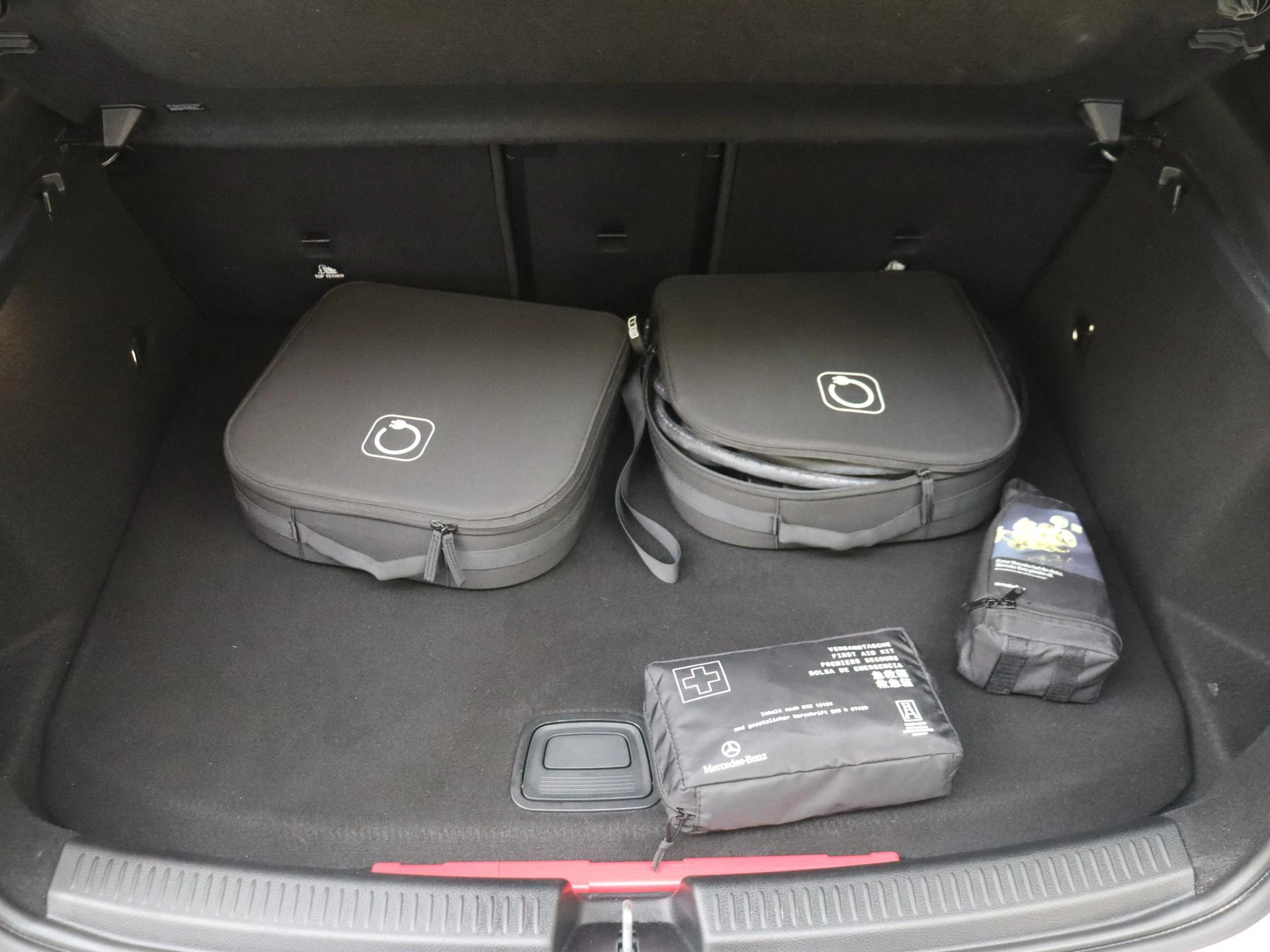 Mercedes-Benz A-Klasse 250 e Business Solution AMG