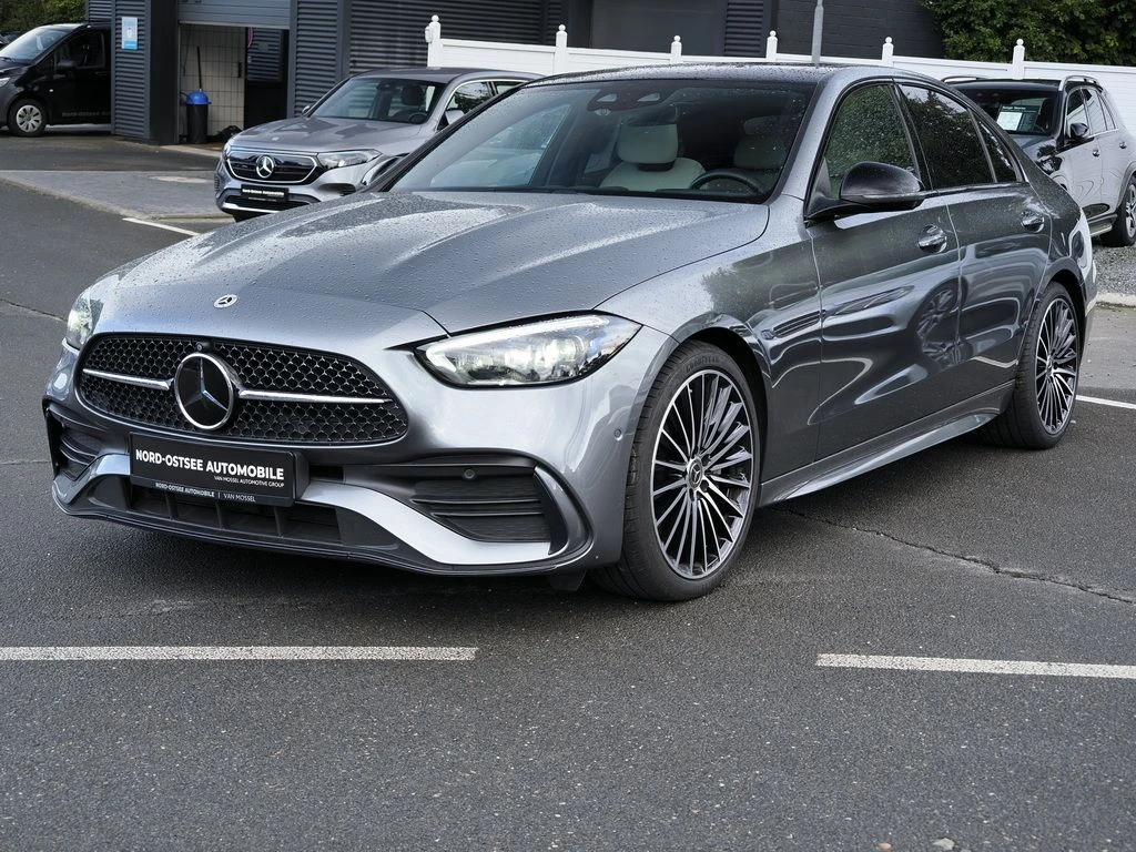 Mercedes-Benz-C-Klasse 300-image-1