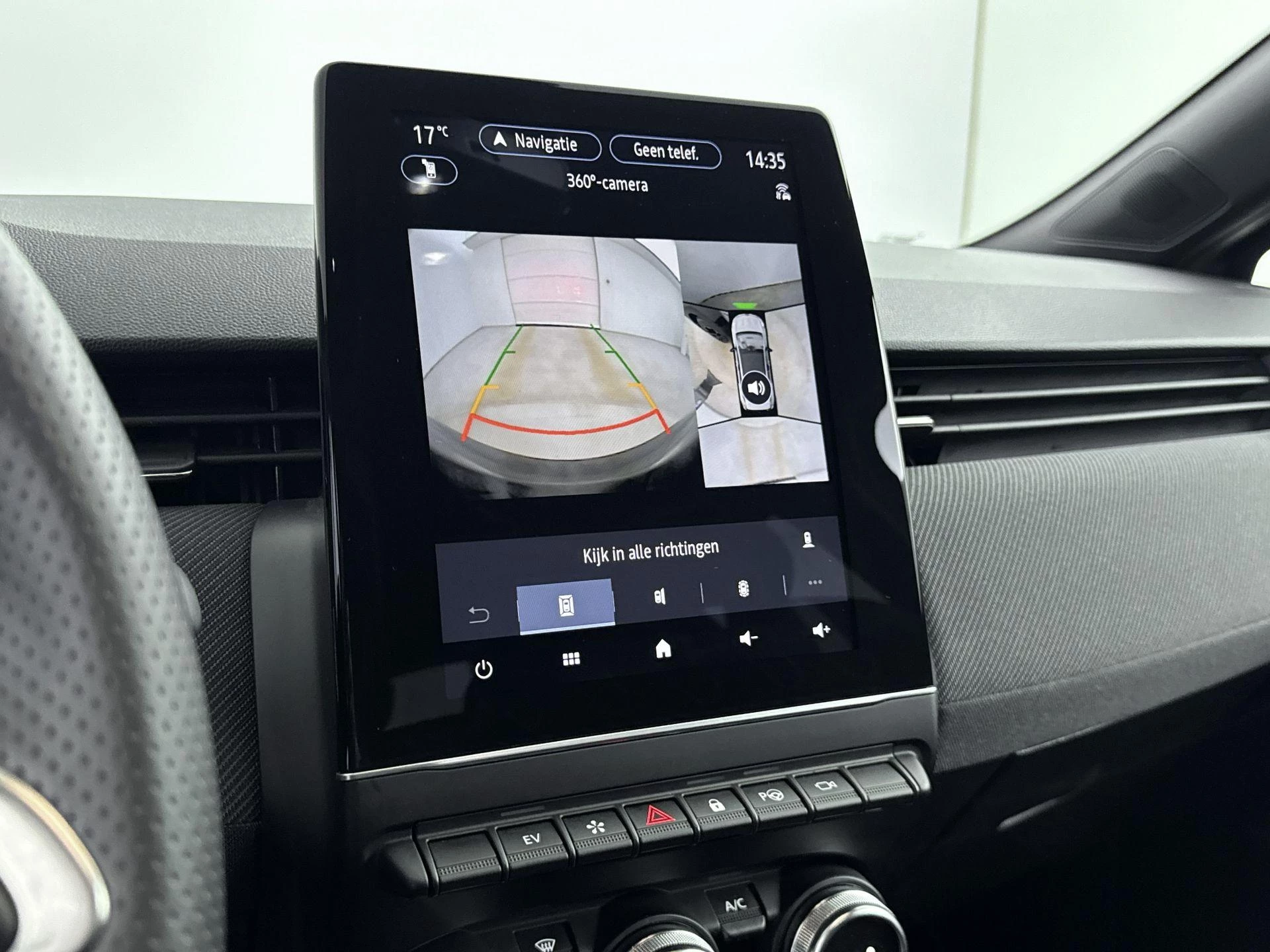 Renault-Clio-image-18