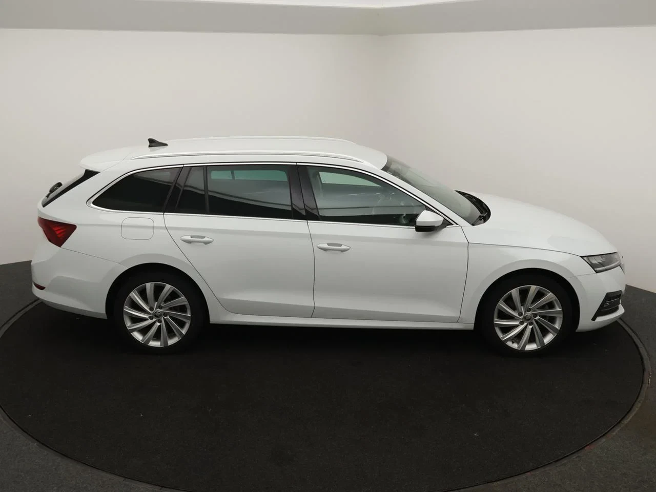 Škoda Octavia Combi PHEV Octavia PHEV 1.4TSI 204PK *AUTOMAAT*CAMERA*CRUISE*VIRTUAL COCKPIT*NAVI*APP-CONNECT*SFEERVERLICHTING*...*