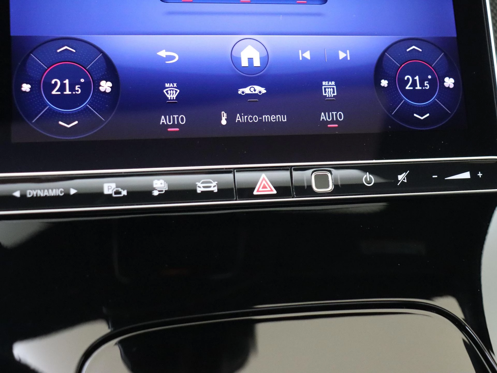 Mercedes-Benz-C-Klasse-image-23