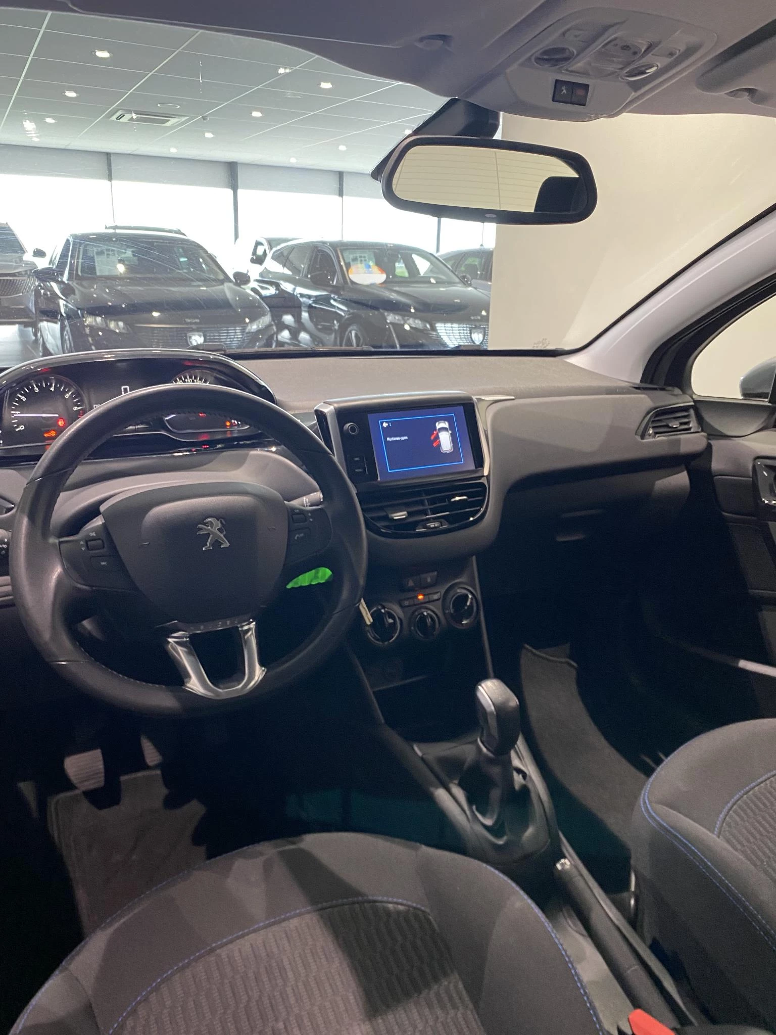 Peugeot 208 Signature