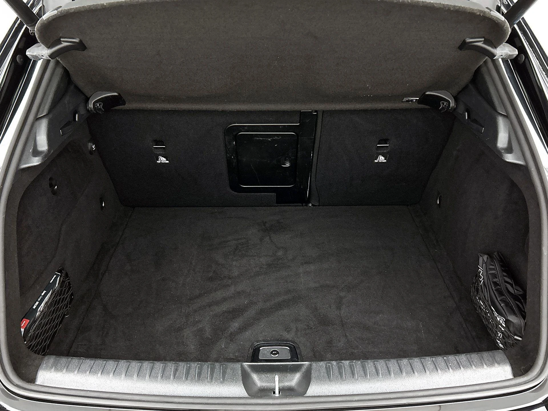 Mercedes-Benz-GLA-image-14