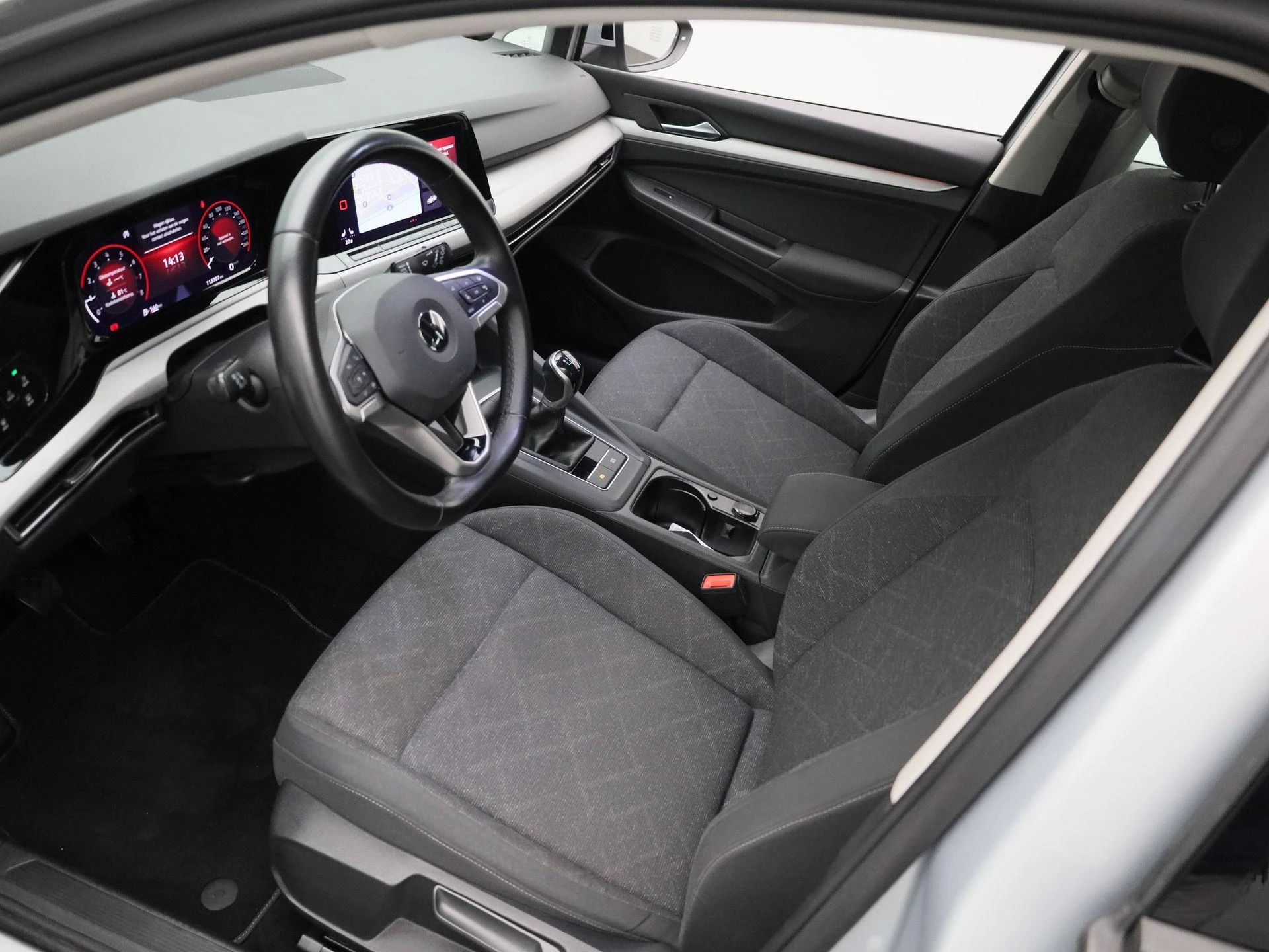Volkswagen-Golf-image-17
