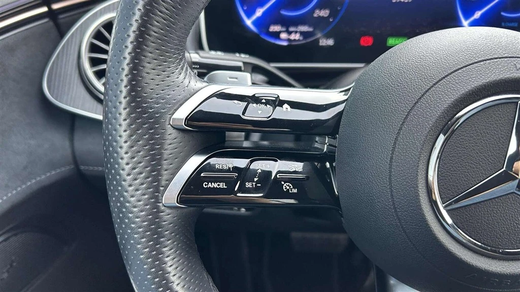 Mercedes-Benz-EQE-image-11