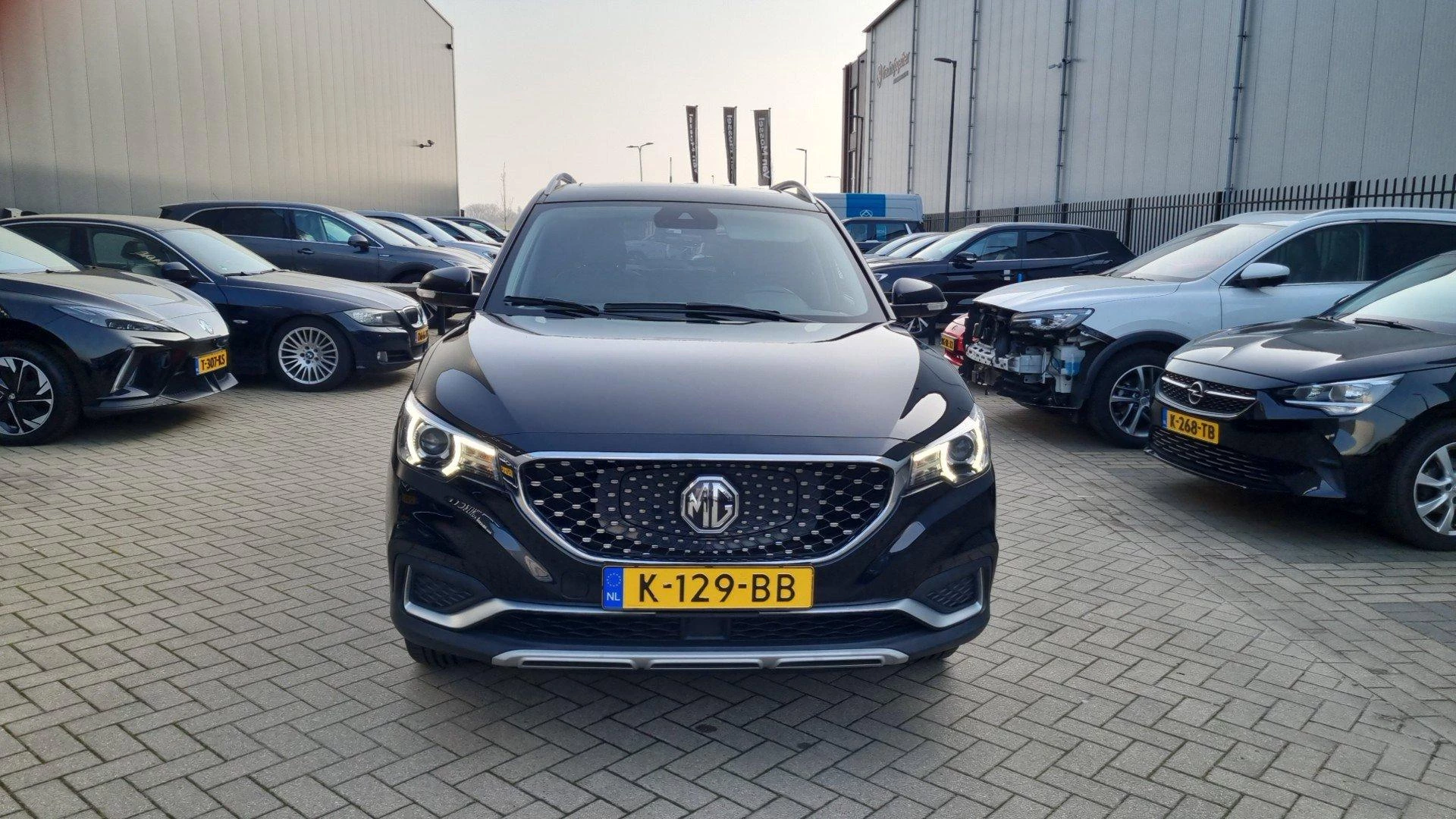 MG-ZS EV-image-6