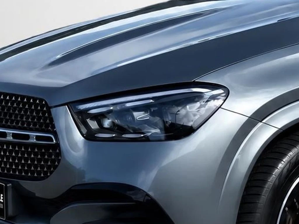 Mercedes-Benz-GLE 300 d-image-4
