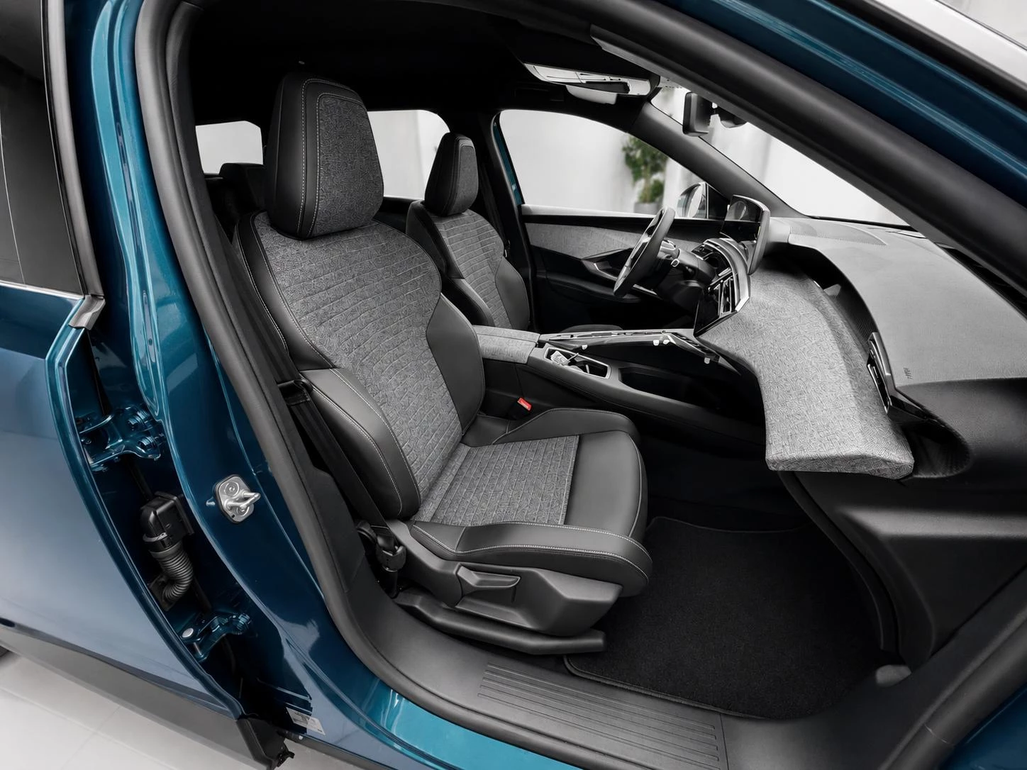 Peugeot 5008 1.6 Plug-in Hybrid 195 Allure 7p