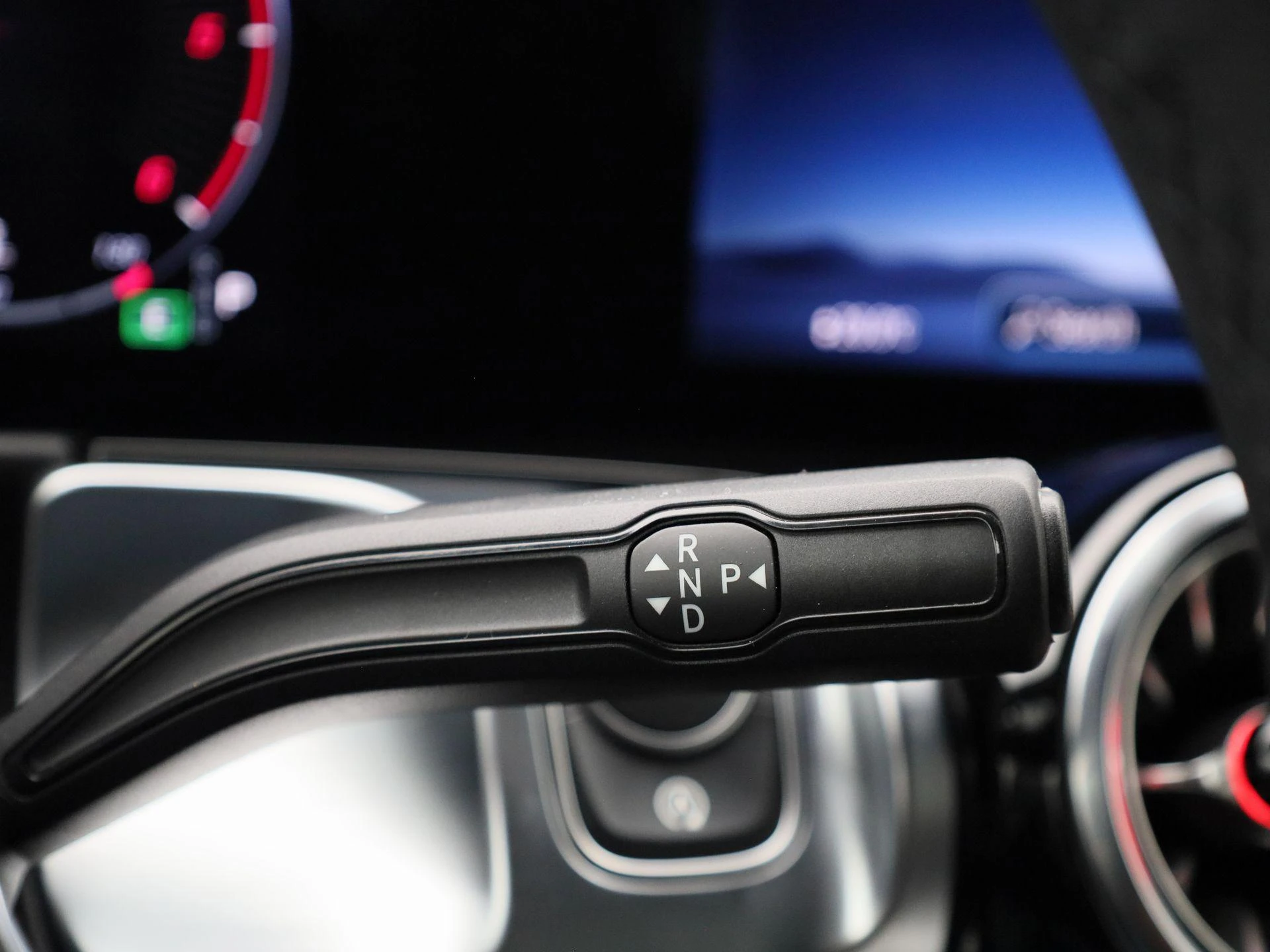 Mercedes-Benz-GLB-image-27