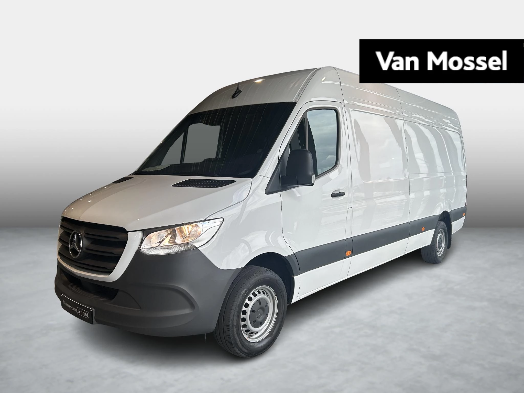 Mercedes-Benz-Sprinter-image-0