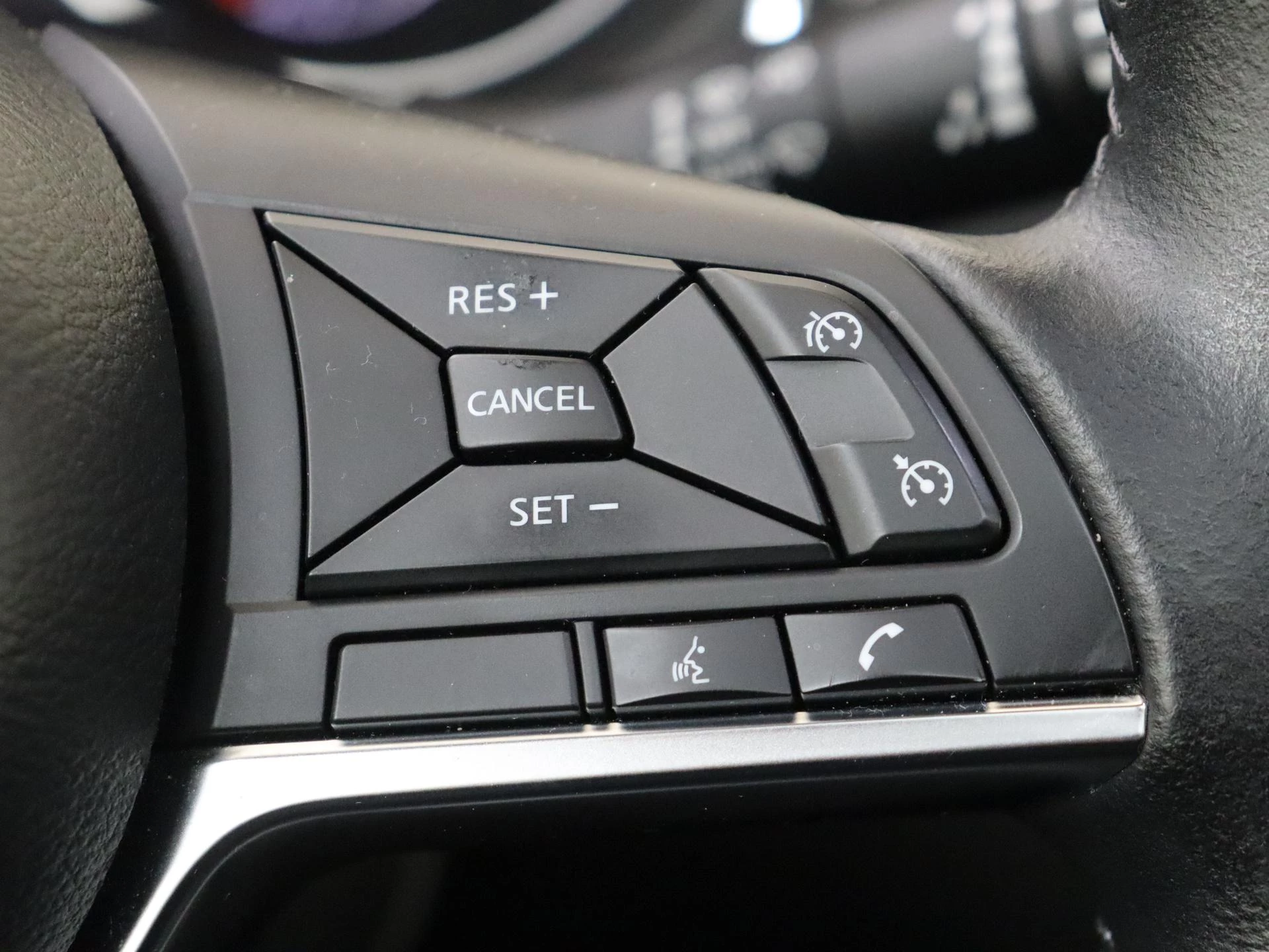 Nissan-QASHQAI-image-13