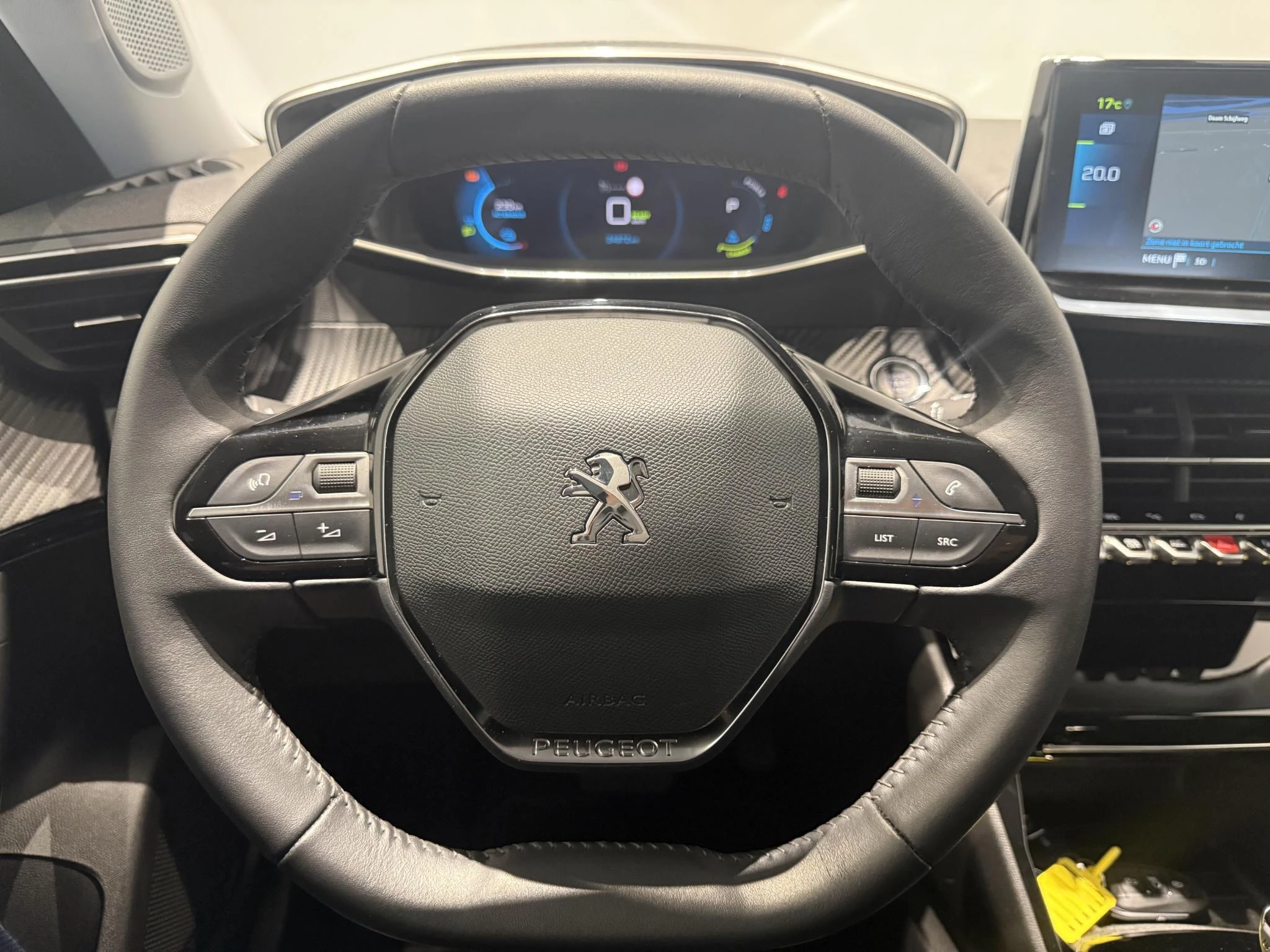 Peugeot-e-2008-image-12