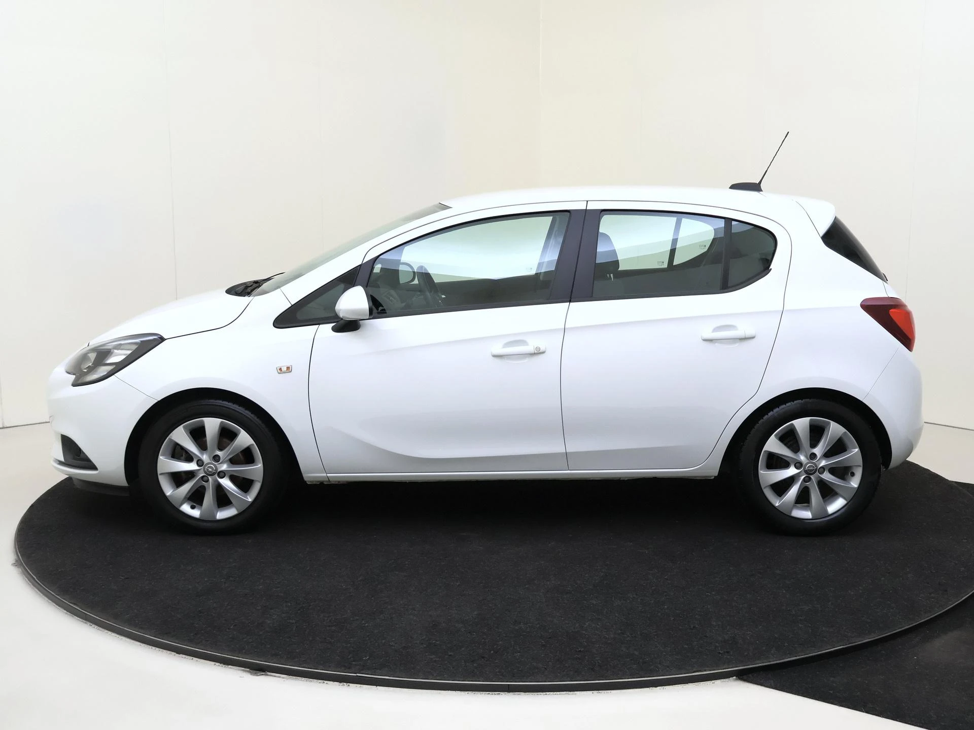 Opel-Corsa-image-7
