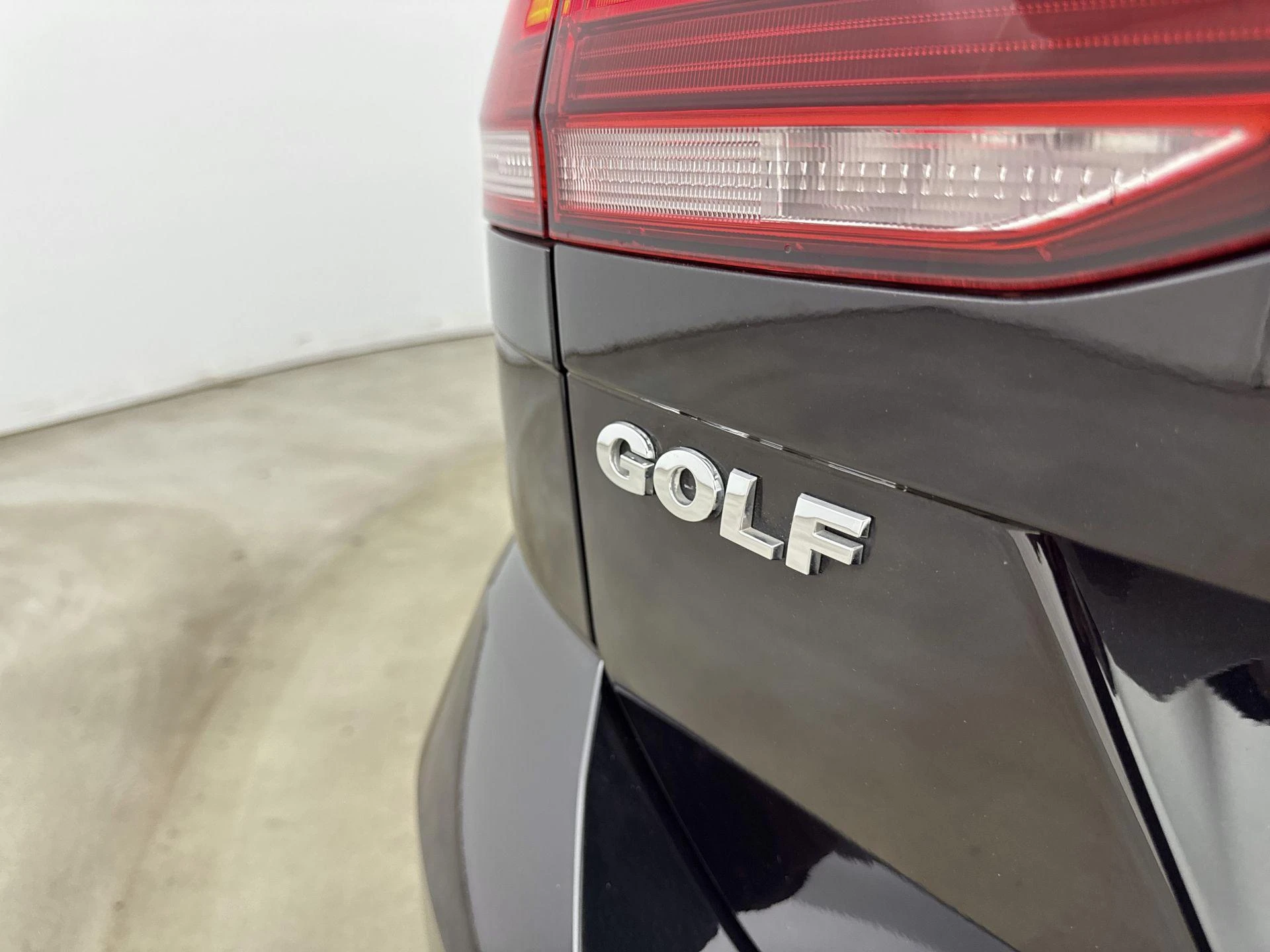 Volkswagen-Golf-image-21