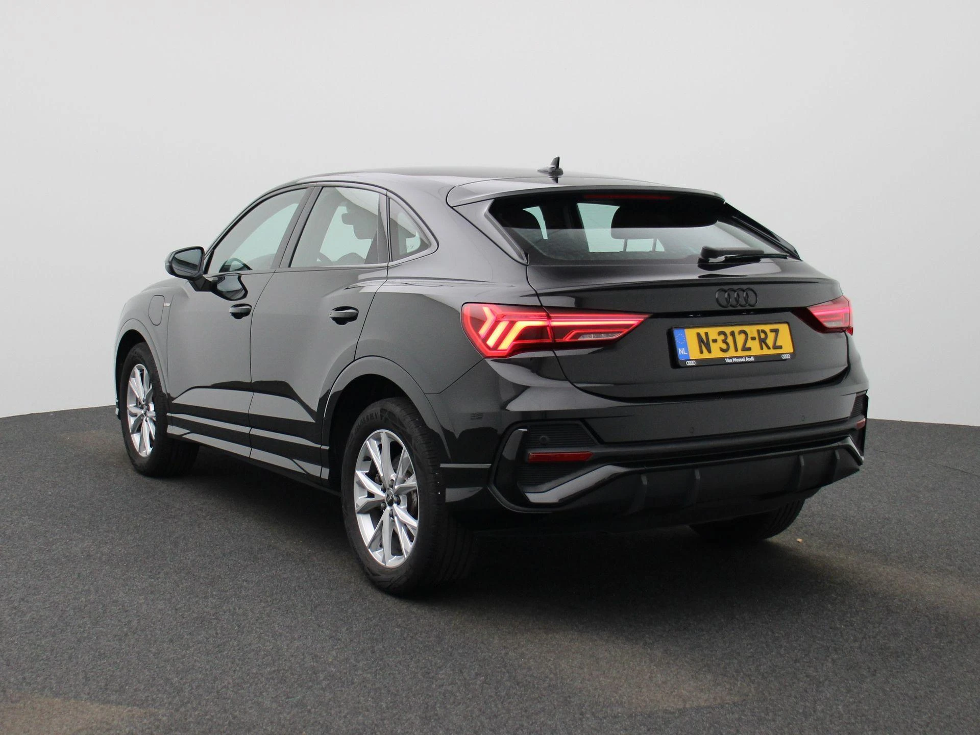 Audi-Q3-image-2