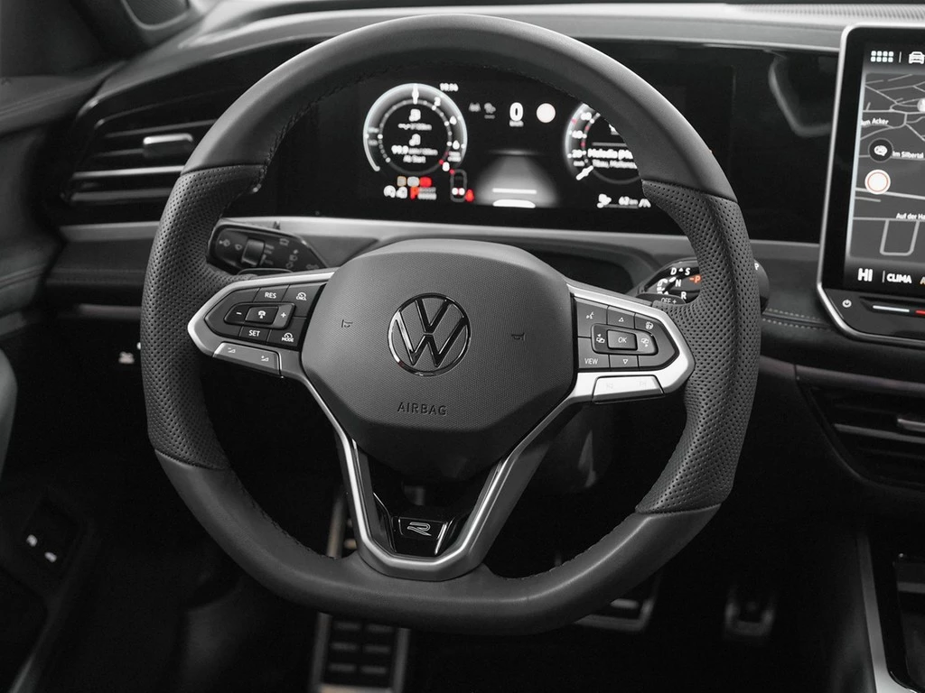 Volkswagen Passat R-Line 0,5% eHybrid BlackStyle AHK elHeck