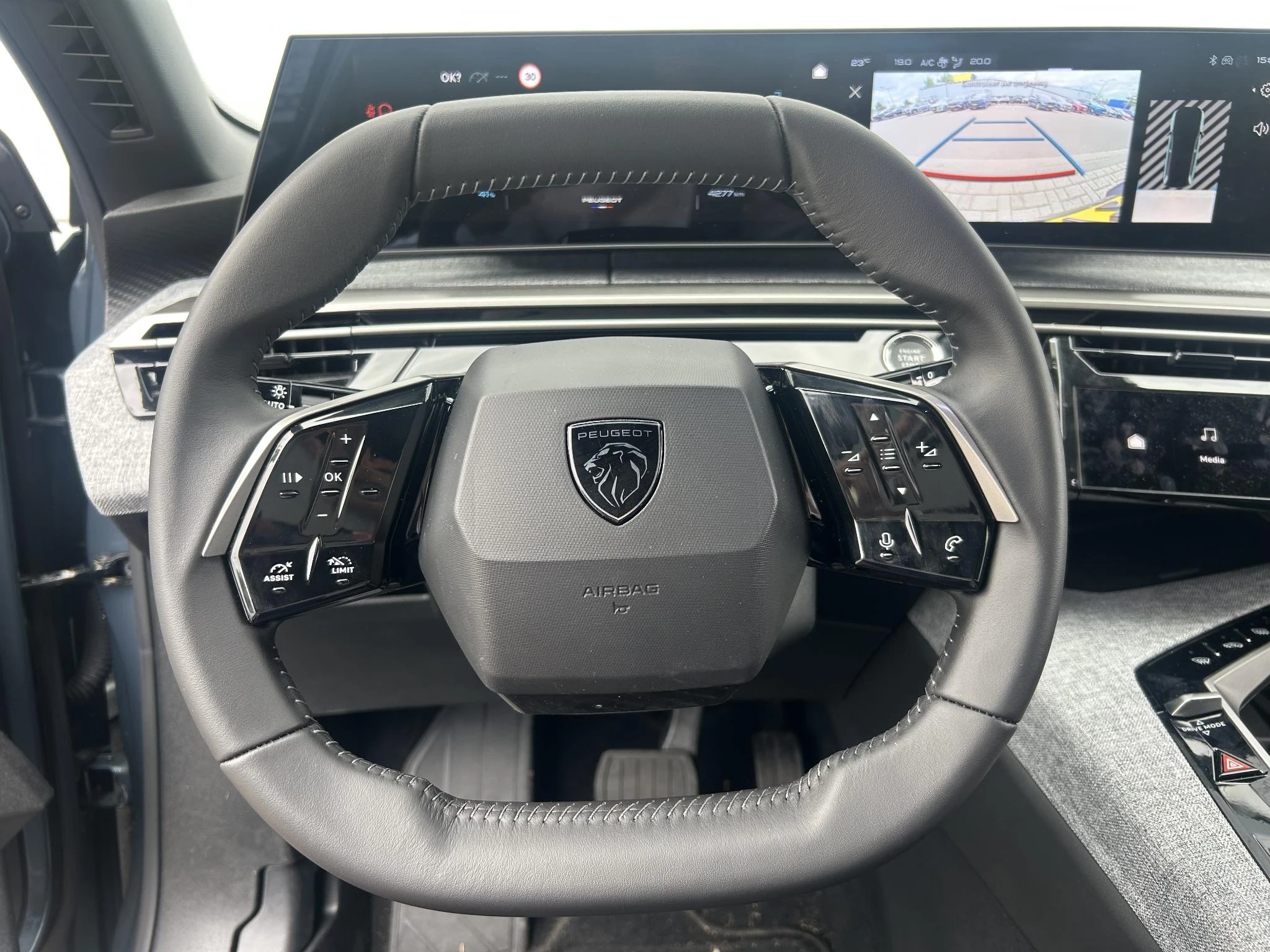 Peugeot-e-5008-image-11