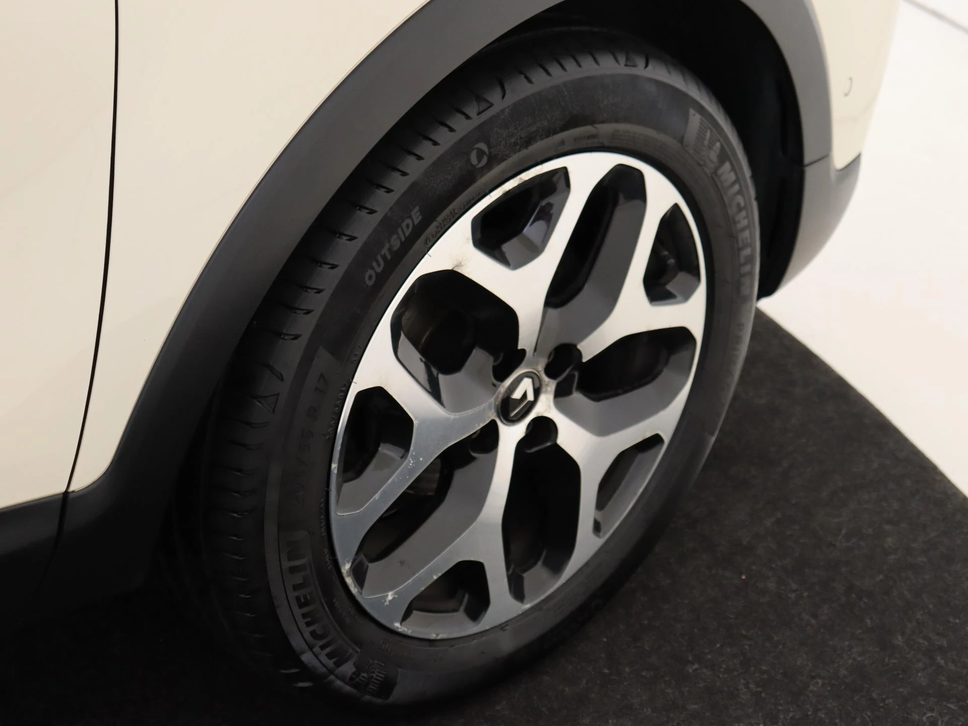 Renault-Captur-image-25