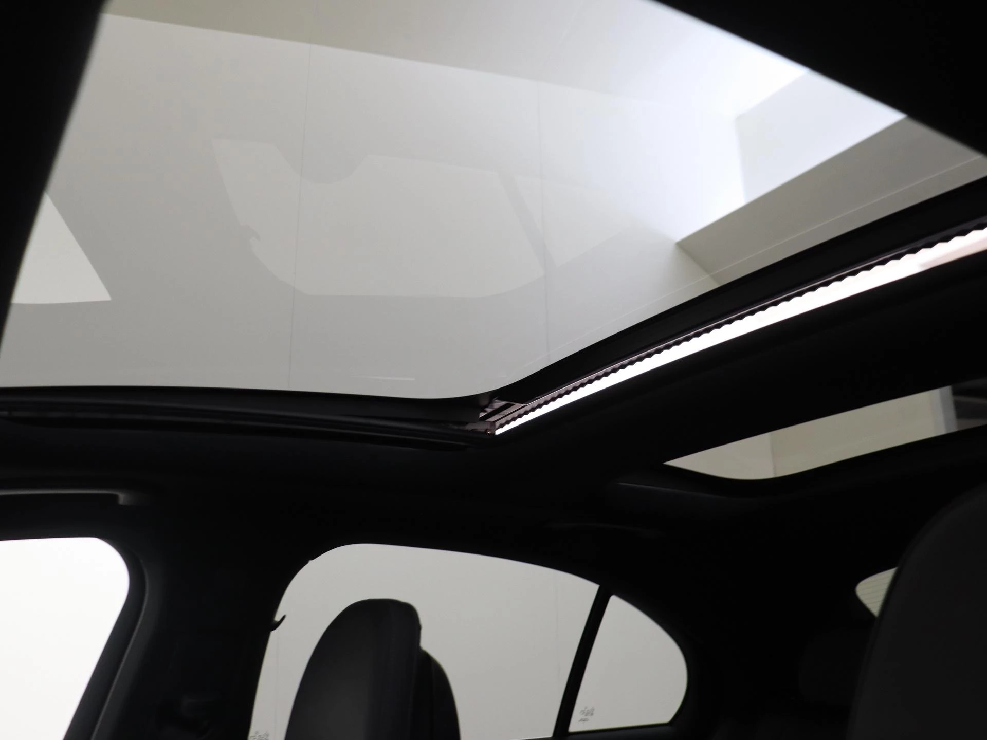 Mercedes-Benz-E-Klasse-image-31